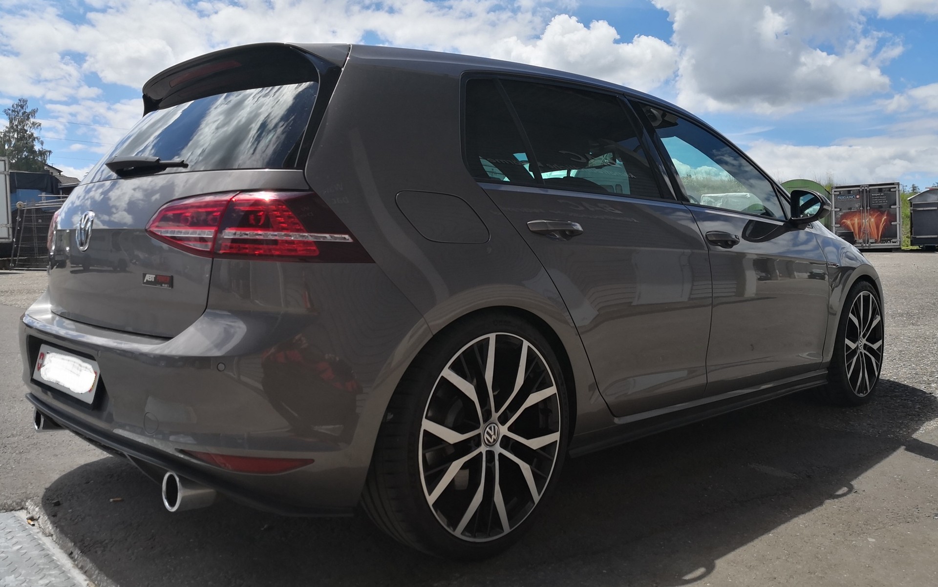 VW Golf 2.0 TSI GTI Performance-image-4