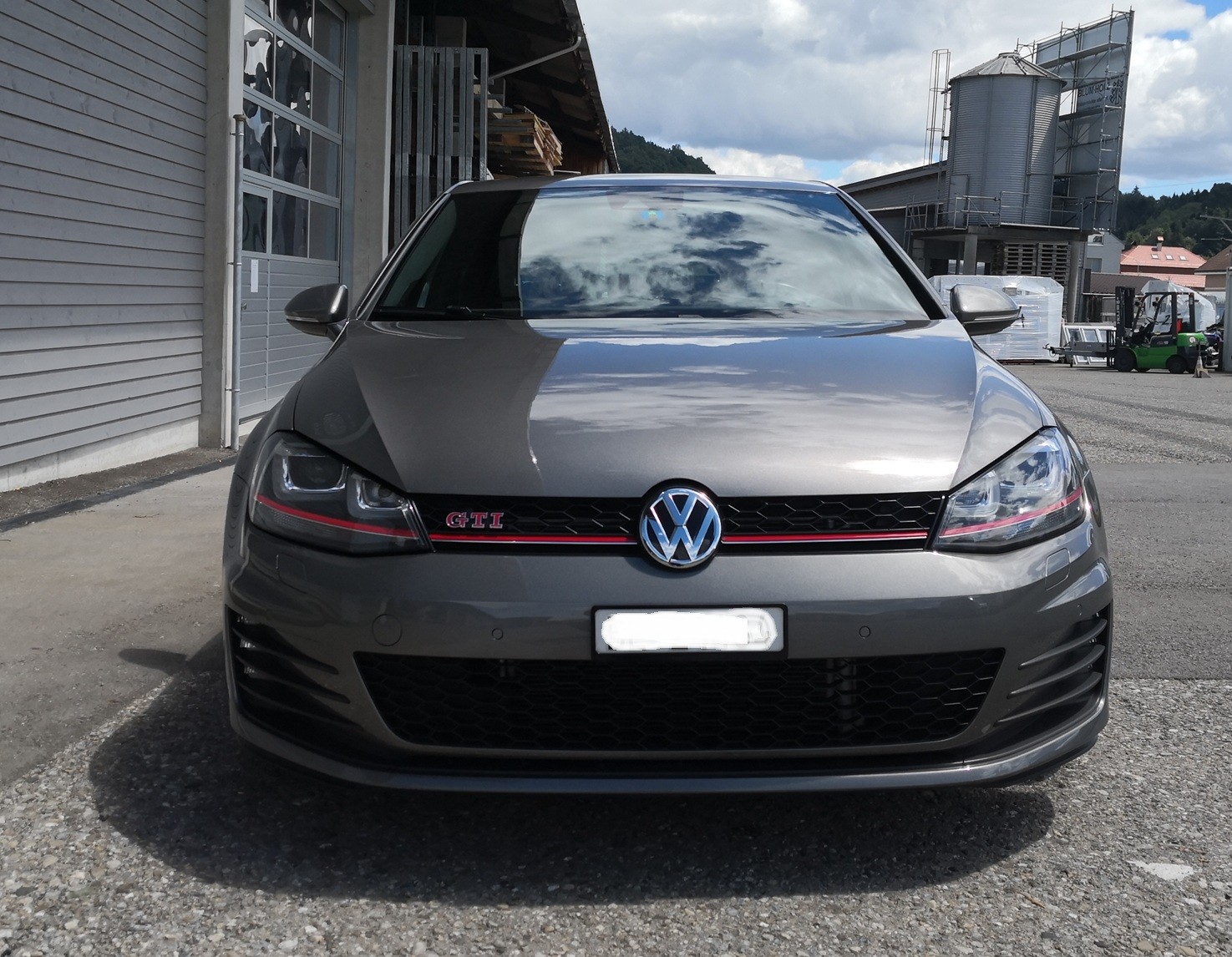 VW Golf 2.0 TSI GTI Performance-image-2