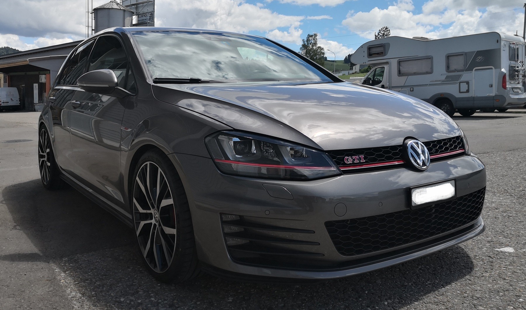 VW Golf 2.0 TSI GTI Performance-image-3