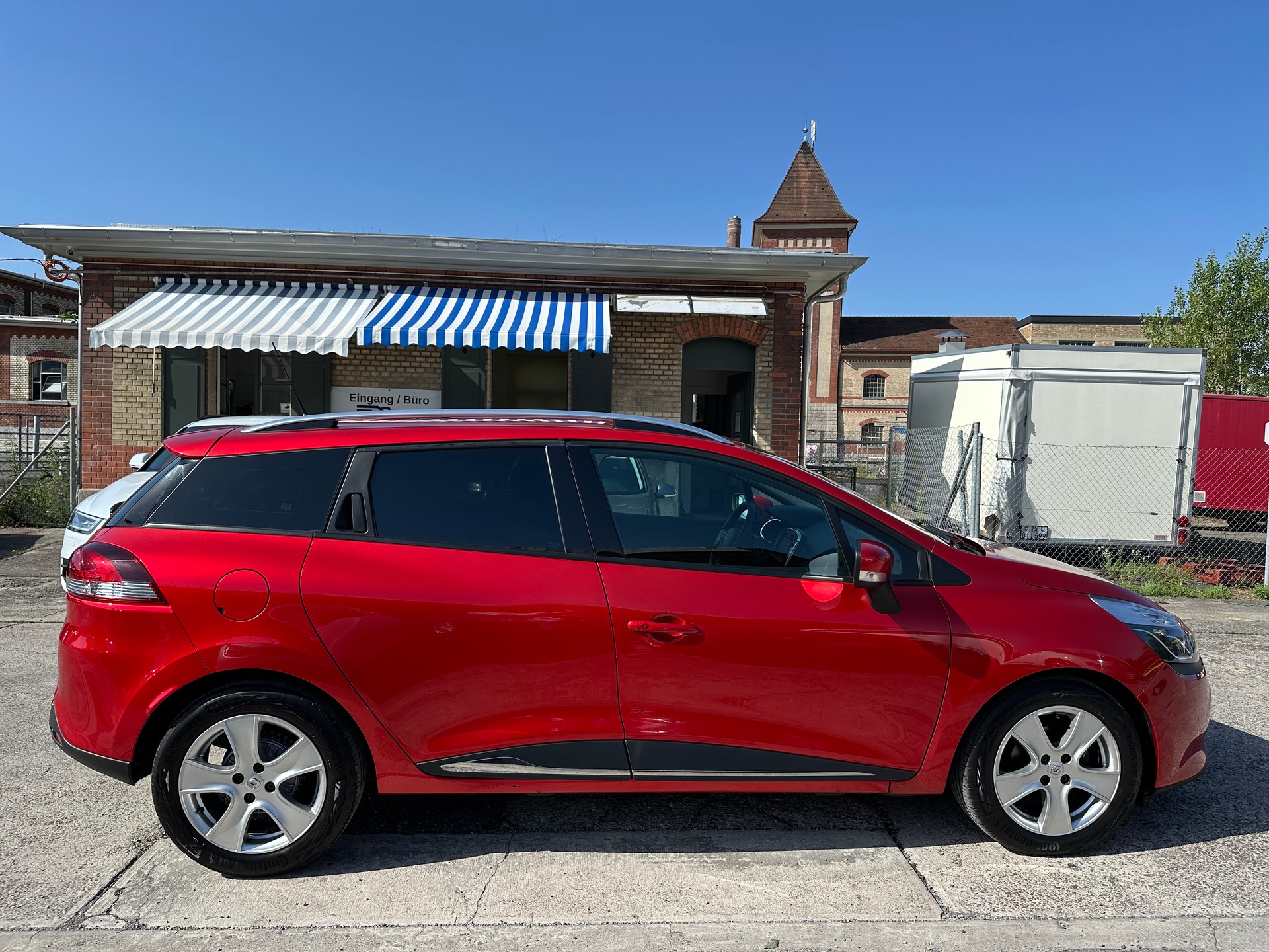 RENAULT Clio Grandtour 1.2 16V T Swiss Edition EDC-image-4