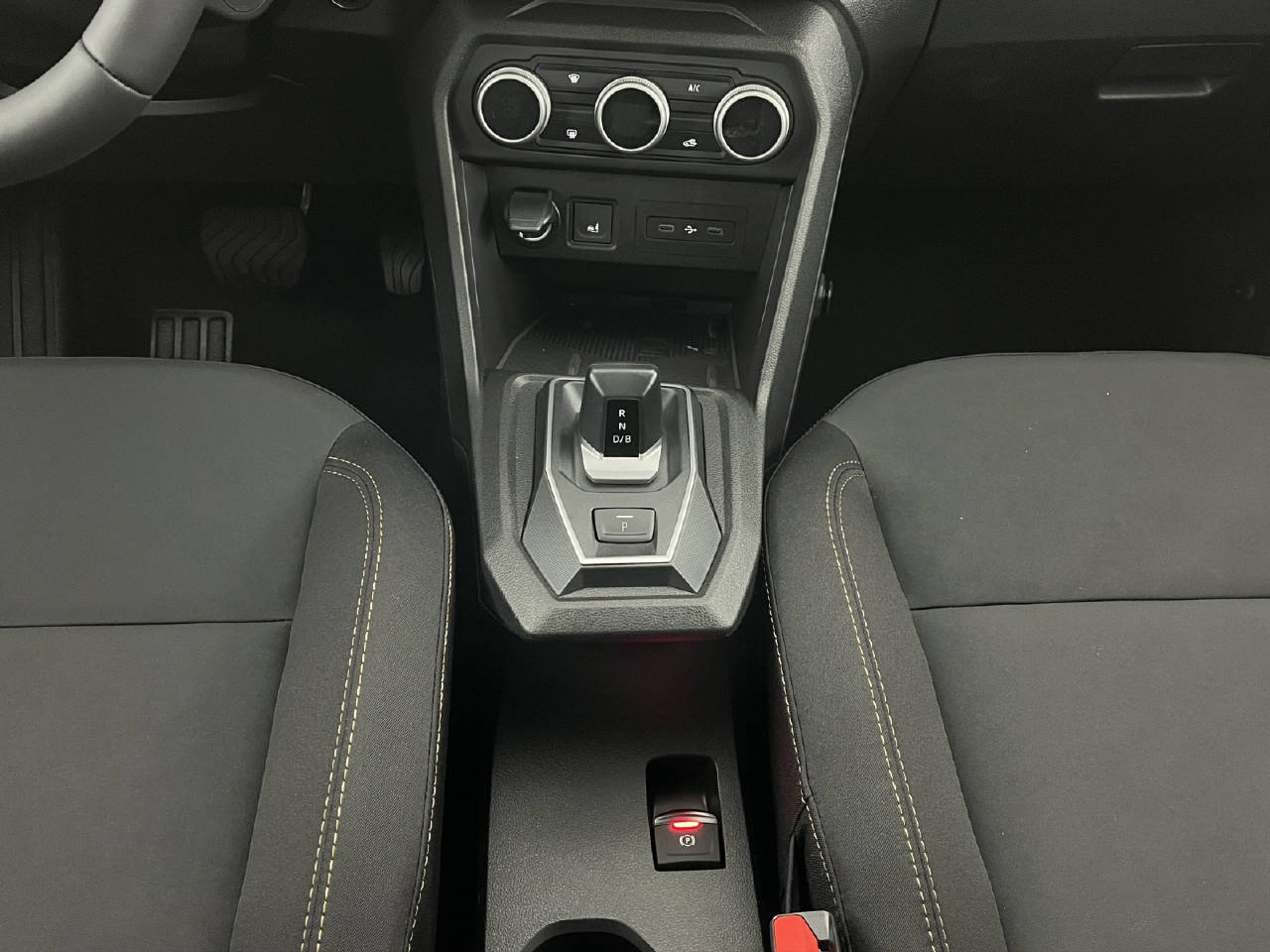 DACIA Jogger 1.8 Hybrid Extreme-image-13