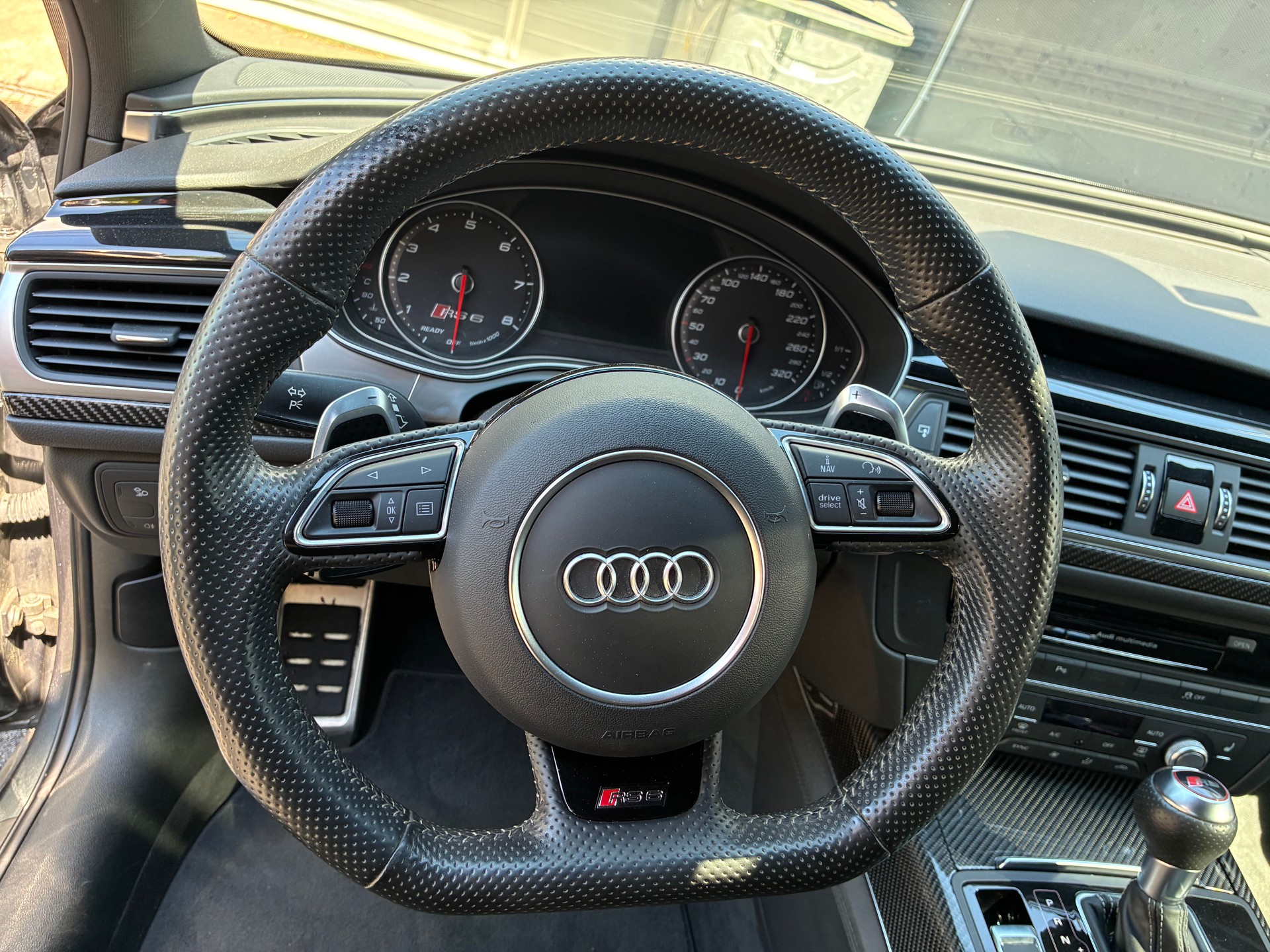 AUDI RS6 Avant 4.0 TFSI V8 performance quattro-image-9