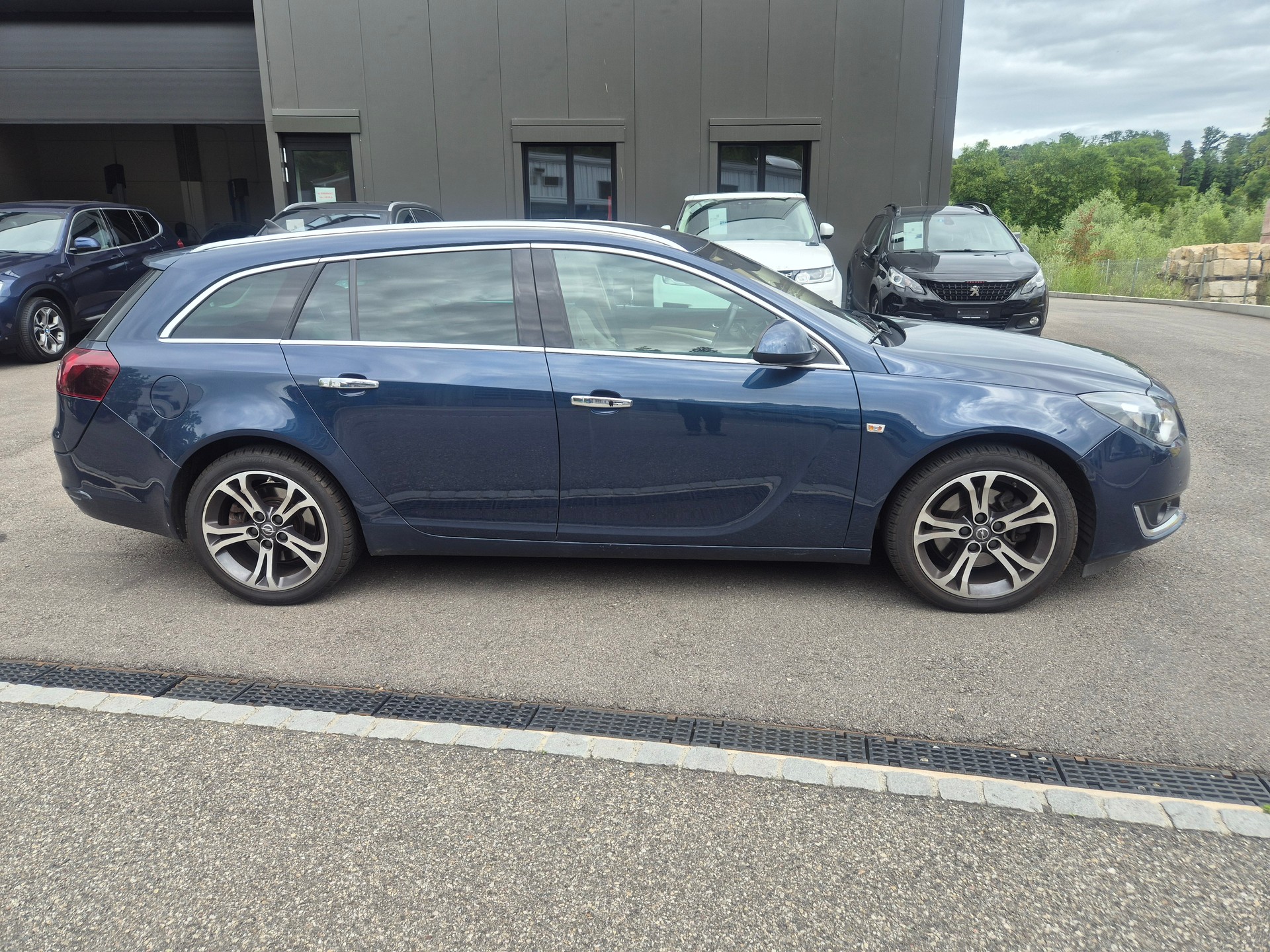OPEL Insignia Sports Tourer 2.0 CDTI Cosmo Automatic-image-4