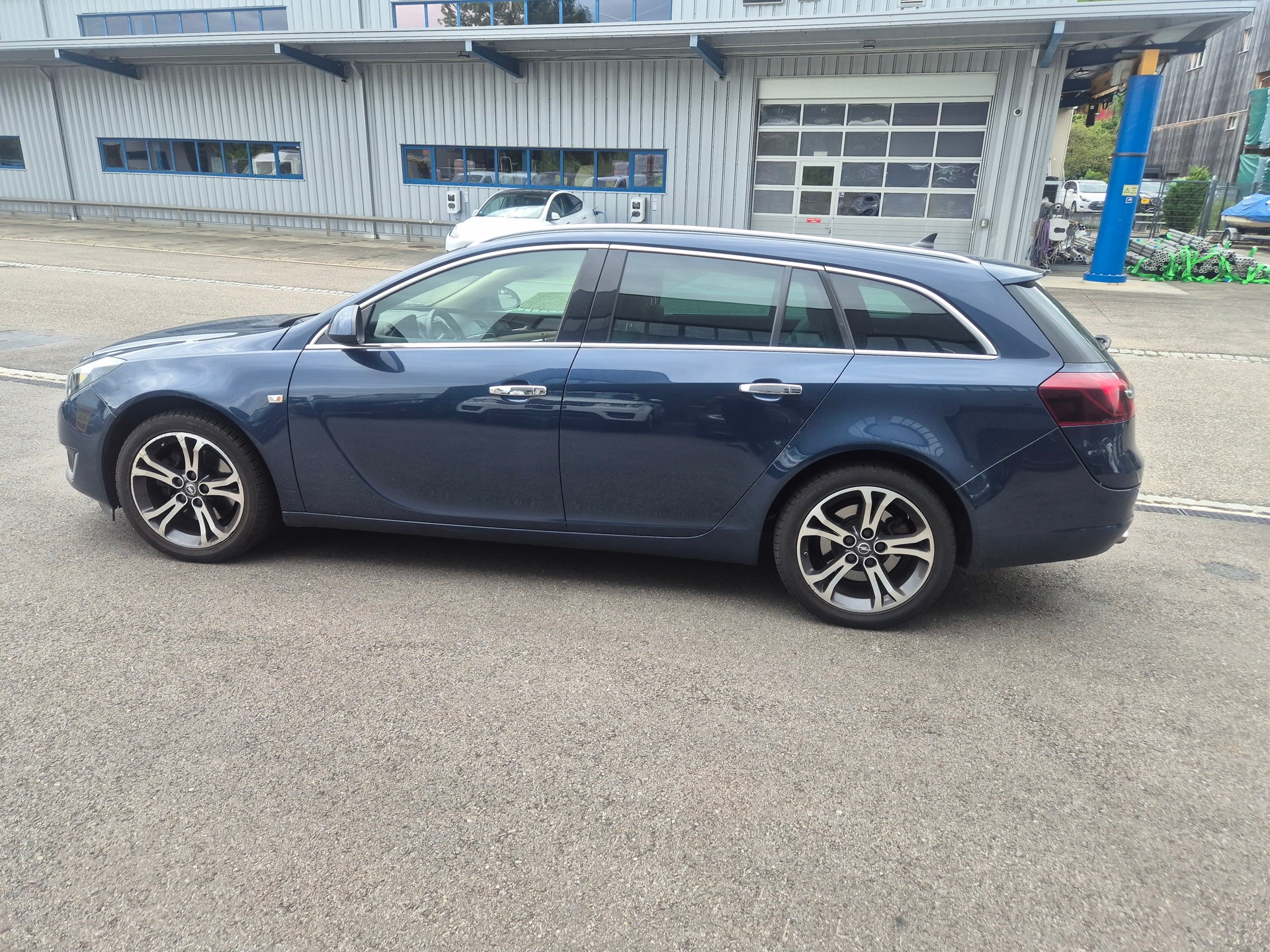 OPEL Insignia Sports Tourer 2.0 CDTI Cosmo Automatic-image-5