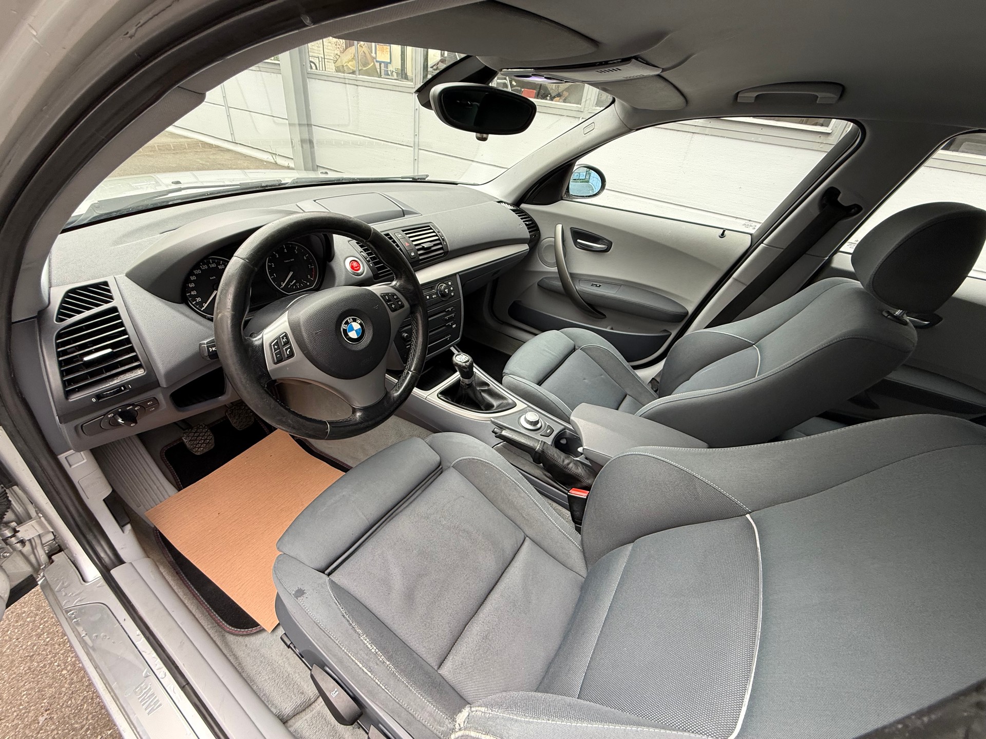 BMW 130i *Frisch ab MFK *CH Fahrzeug *Anlasser neu *Simmering neu *Klimatisierungsautomatik *Tempomat *Sitzheizung-image-8