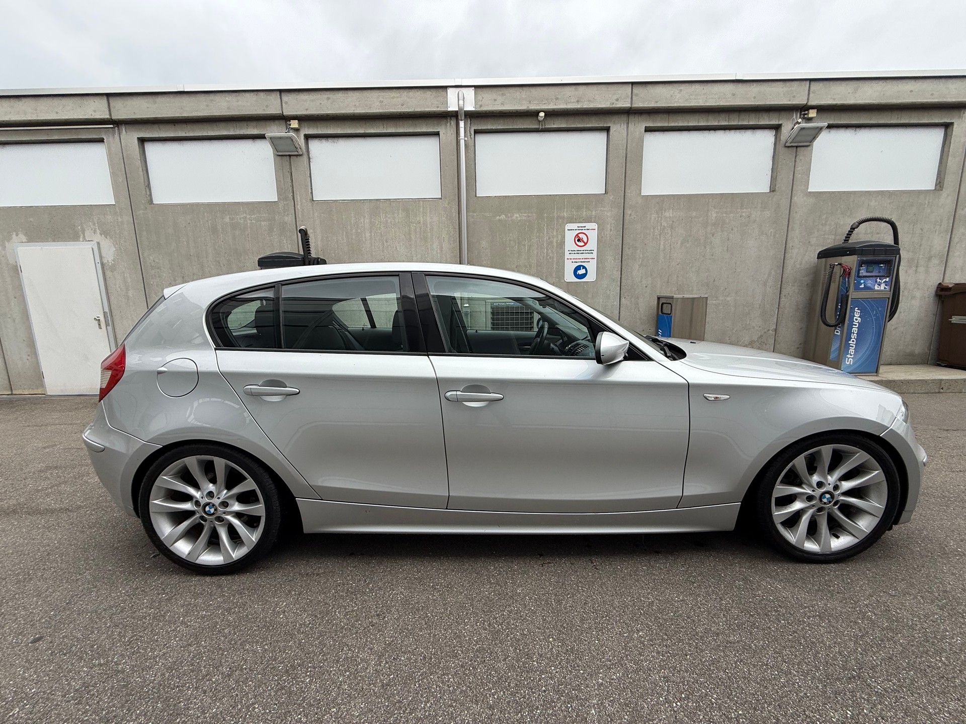 BMW 130i *Frisch ab MFK *CH Fahrzeug *Anlasser neu *Simmering neu *Klimatisierungsautomatik *Tempomat *Sitzheizung-image-2