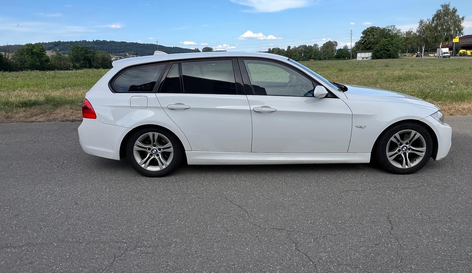 BMW 320d Touring M Paket-image-5