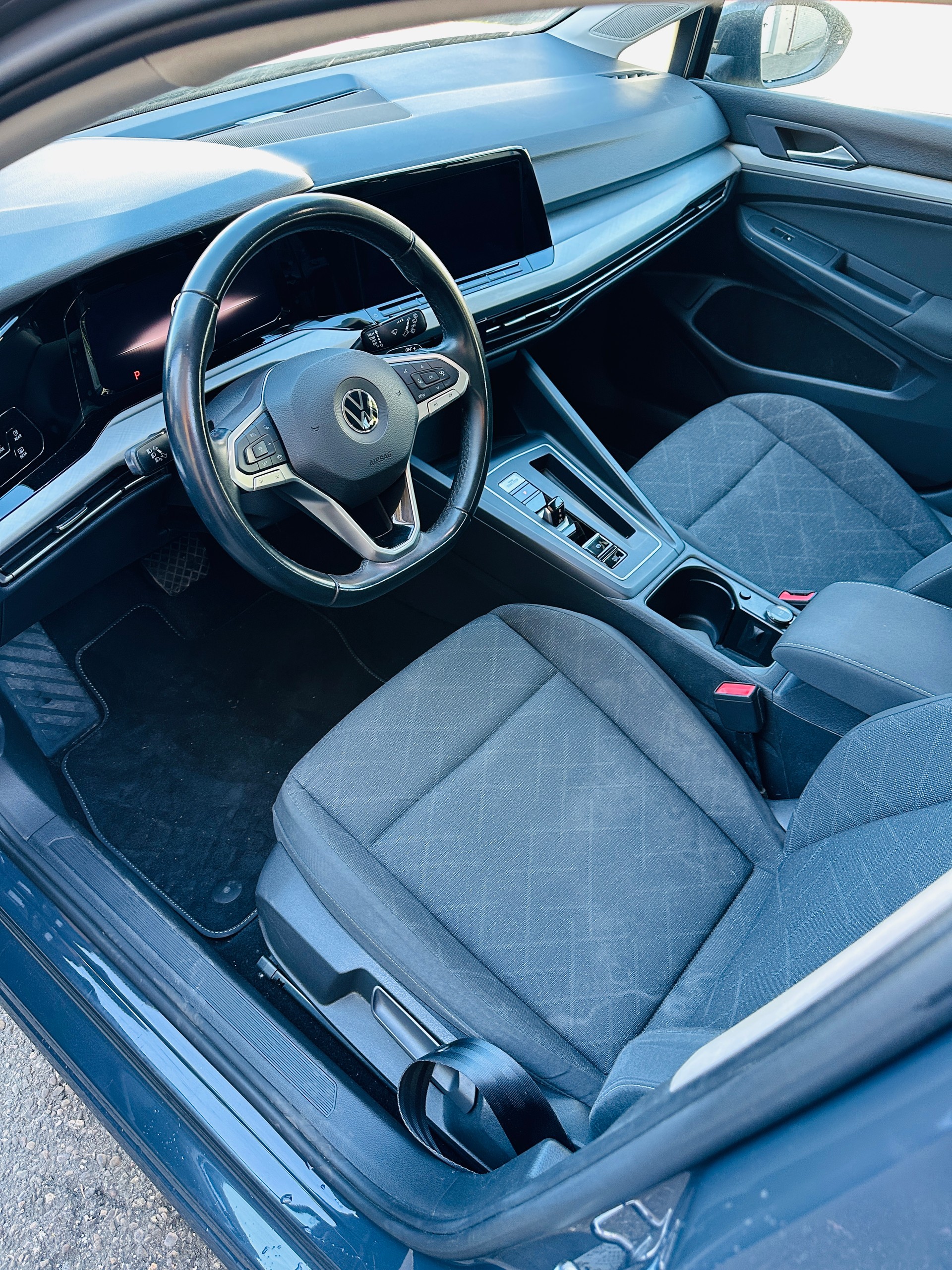 VW Golf 1.0 eTSI mHEV ACTLife DSG-image-9