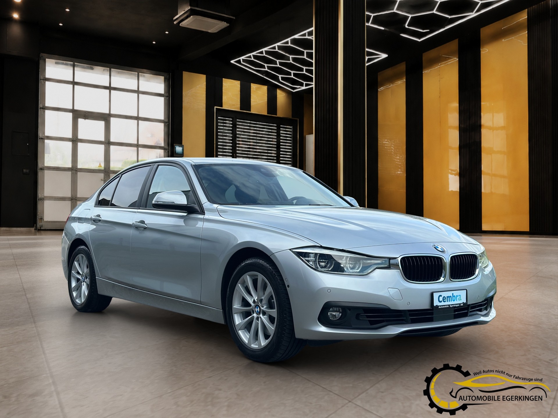 BMW 330i xDrive-image-2