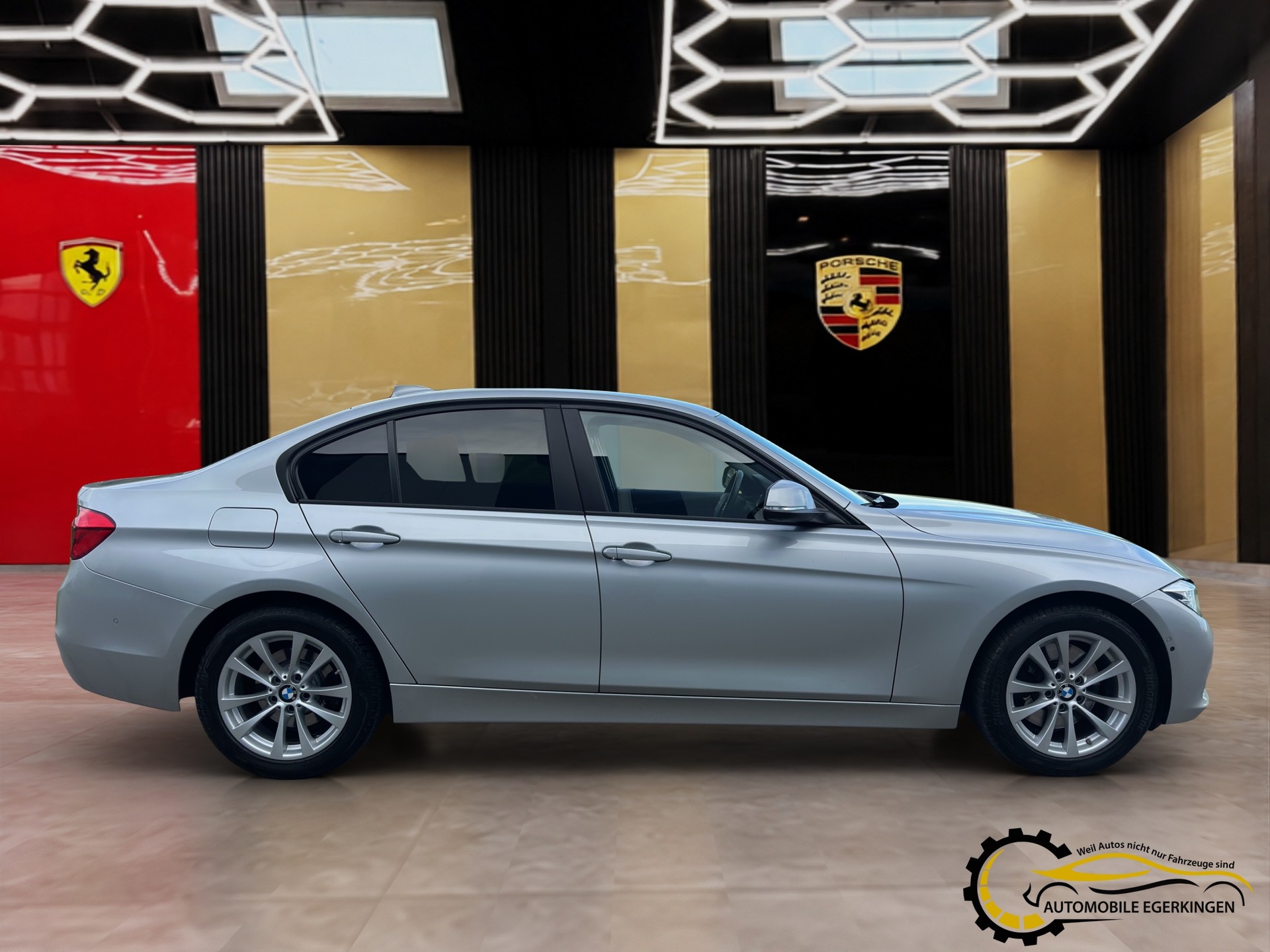 BMW 330i xDrive-image-3
