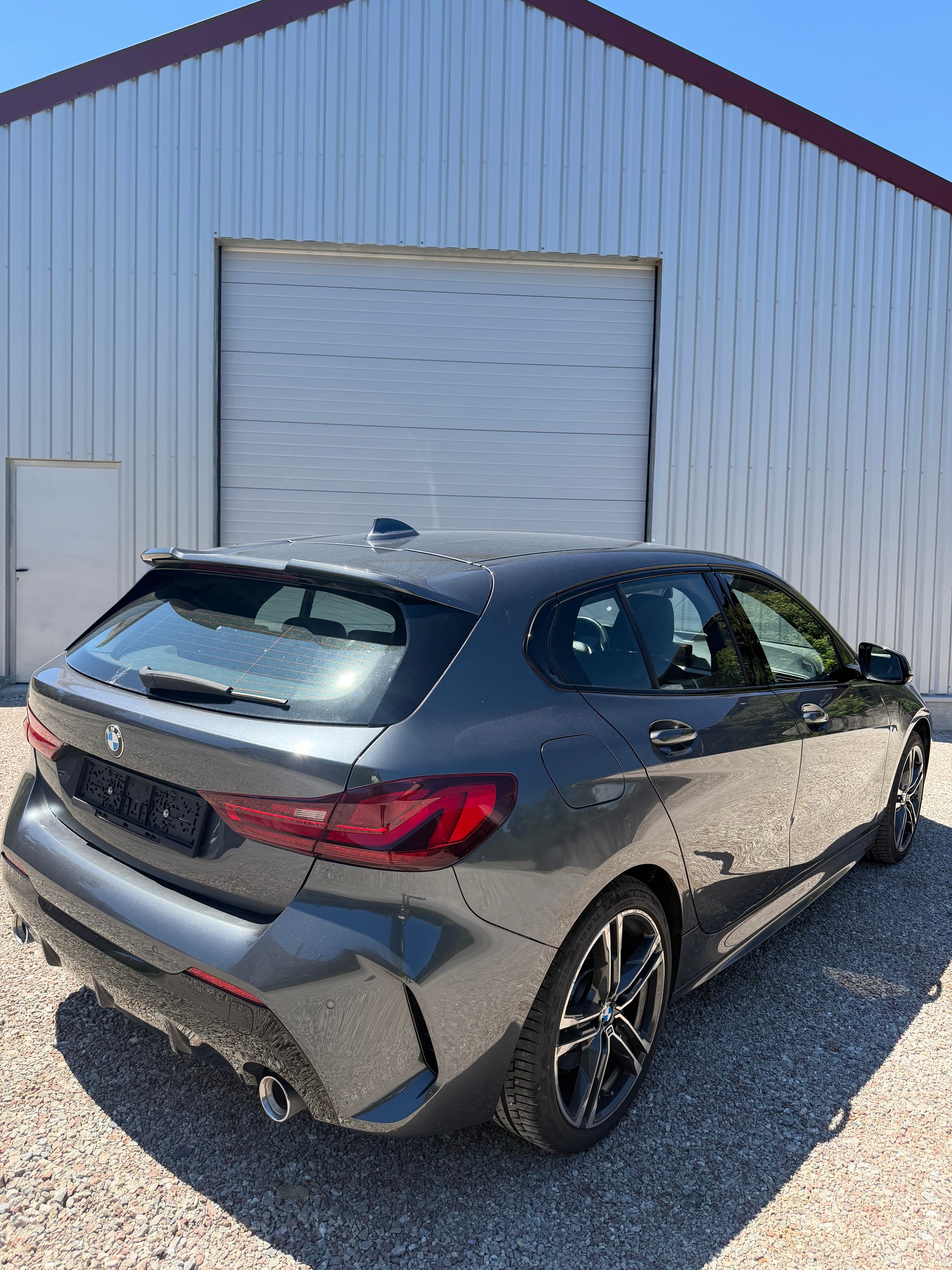 BMW 120d xDrive pack m-image-1