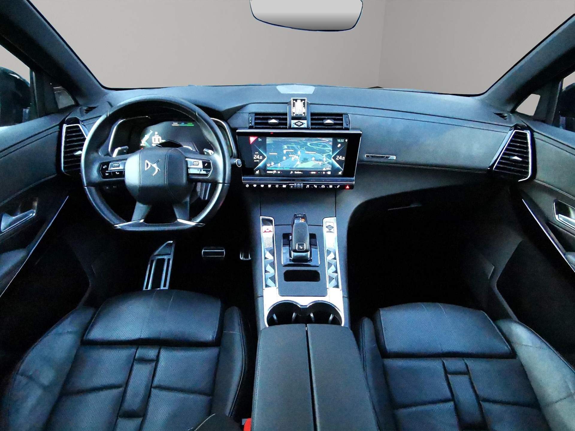 DS AUTOMOBILES 7 Crossback 1.6 E-Tense Louvre 4x4-image-3