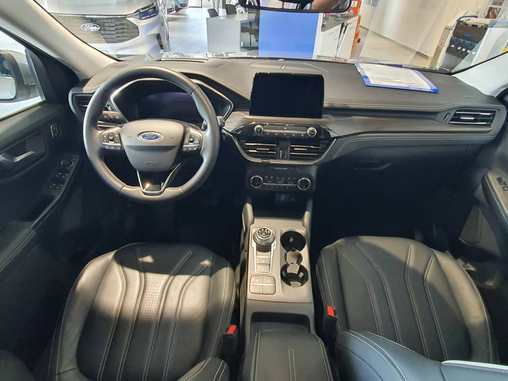 FORD Kuga 2.5 Hybrid Vignale 4x4-image-11