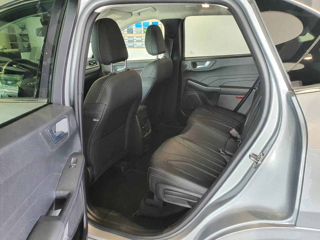 FORD Kuga 2.5 Hybrid Vignale 4x4-image-10
