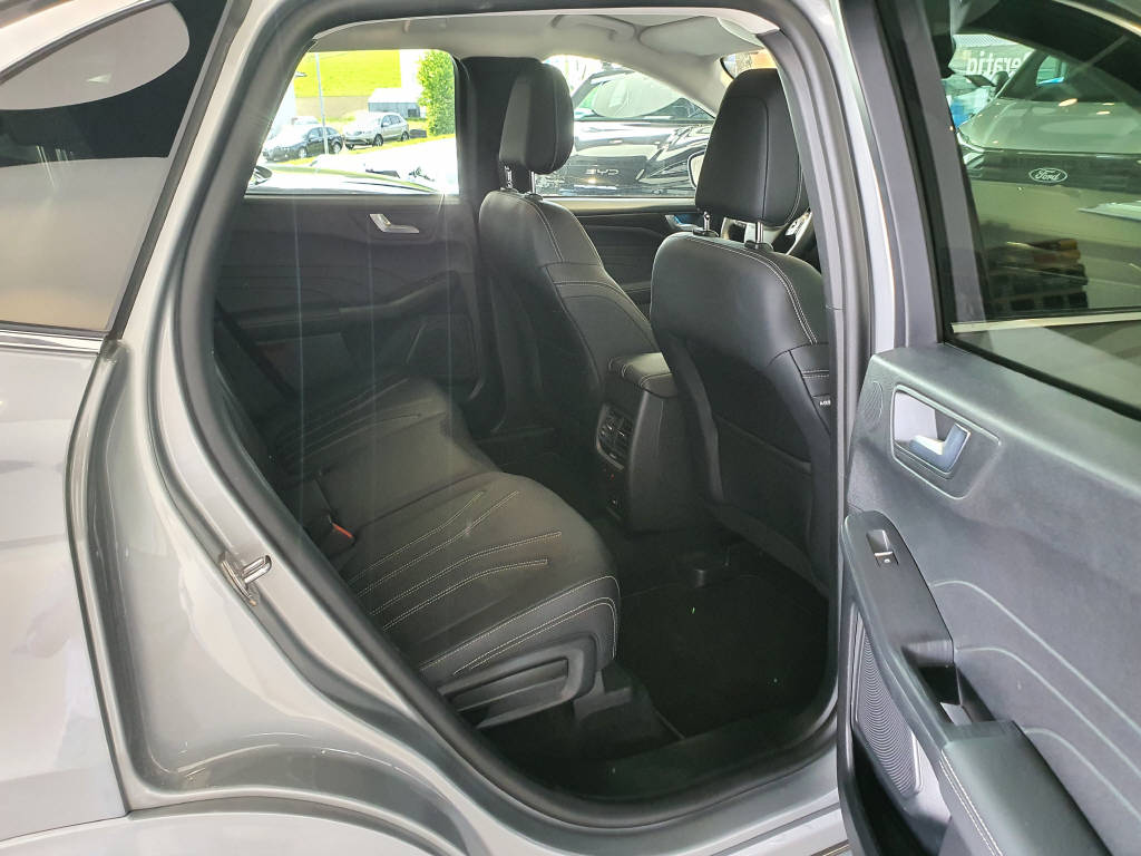 FORD Kuga 2.5 Hybrid Vignale 4x4-image-9