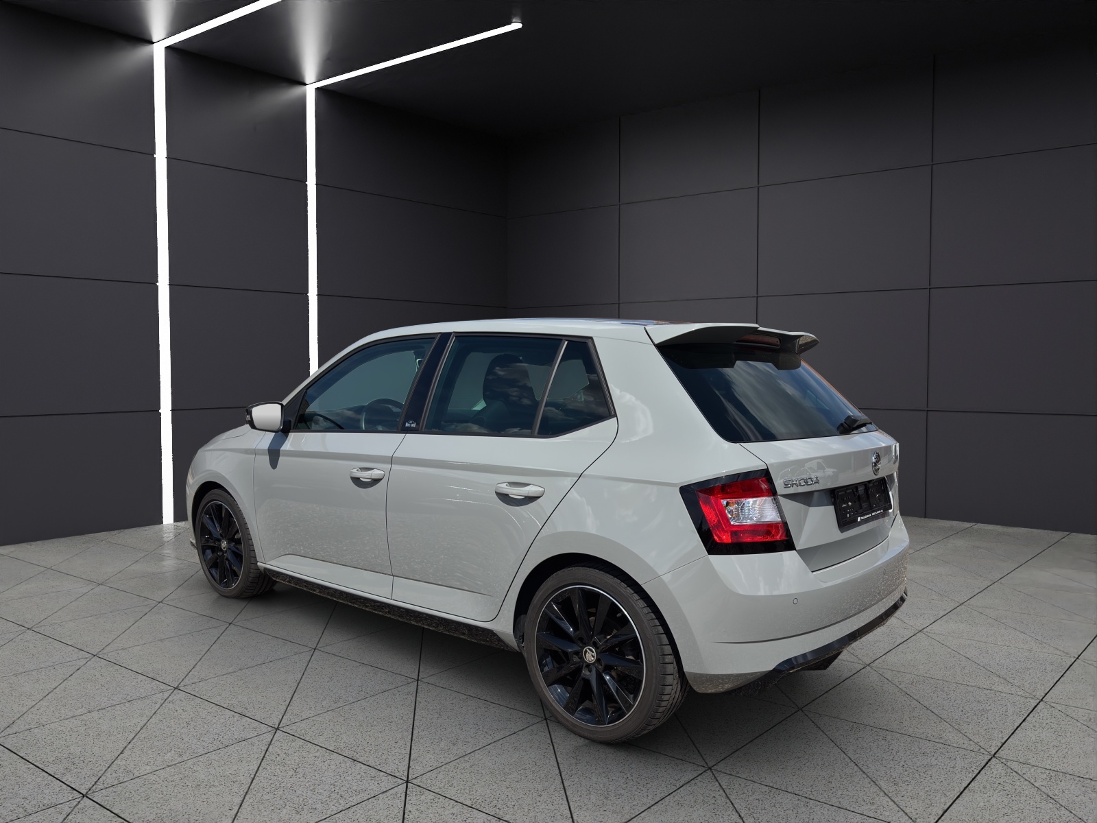 SKODA Fabia 1.0 TSI Monte Carlo DSG-image-3