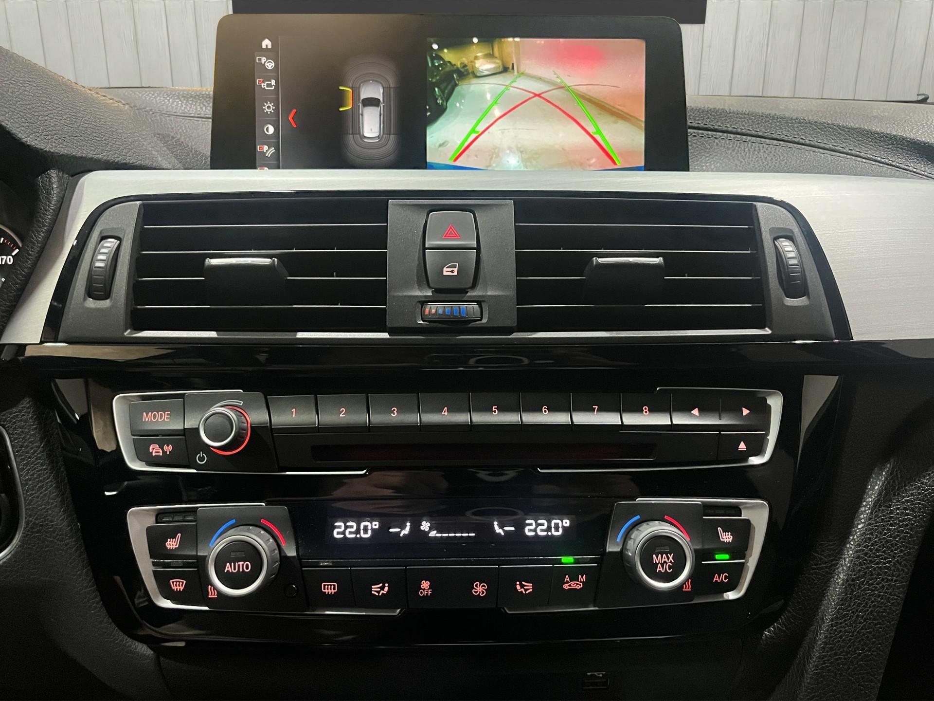 BMW 330i xDrive Touring Edition M Sport Steptronic-image-11