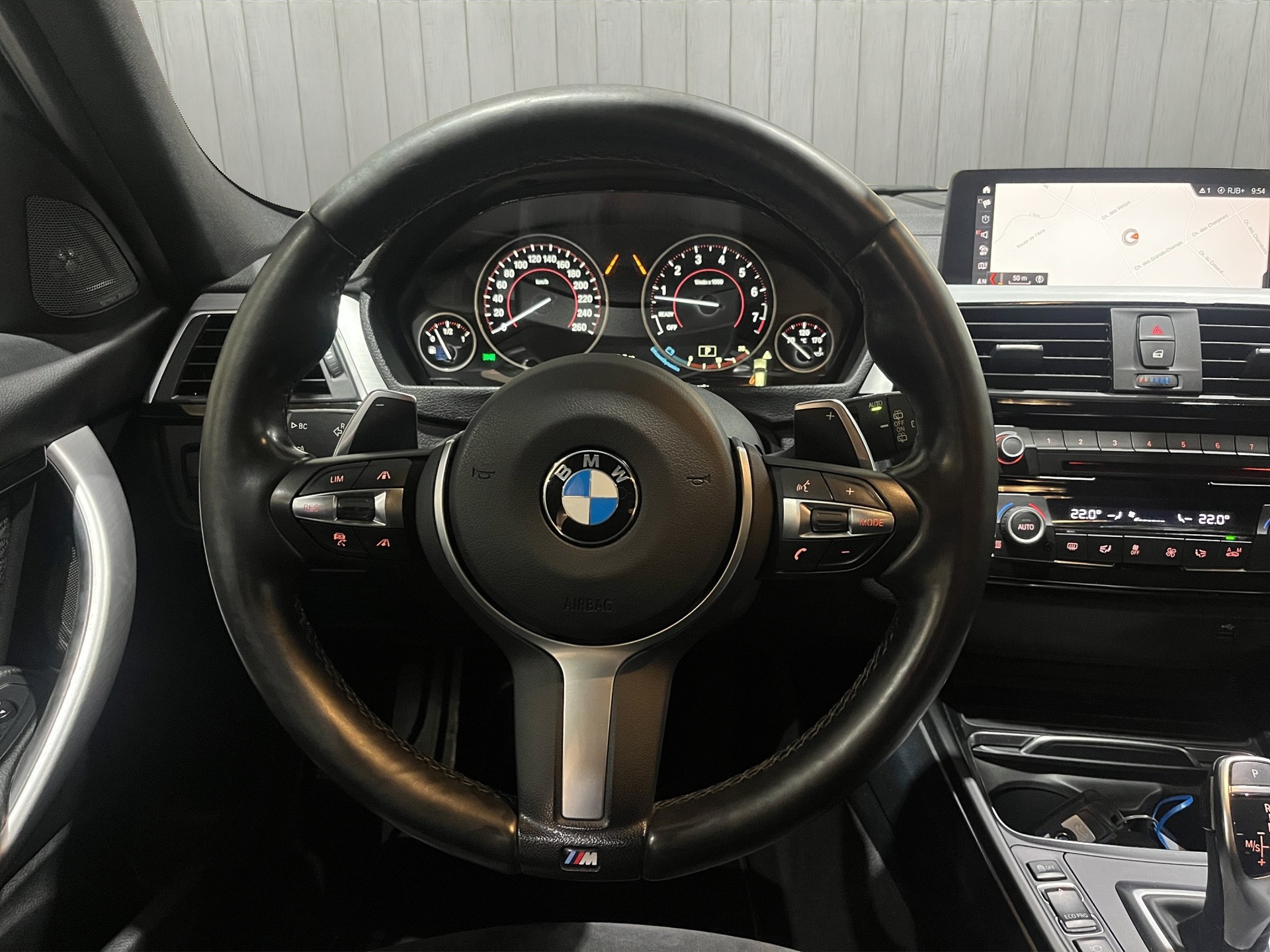 BMW 330i xDrive Touring Edition M Sport Steptronic-image-10