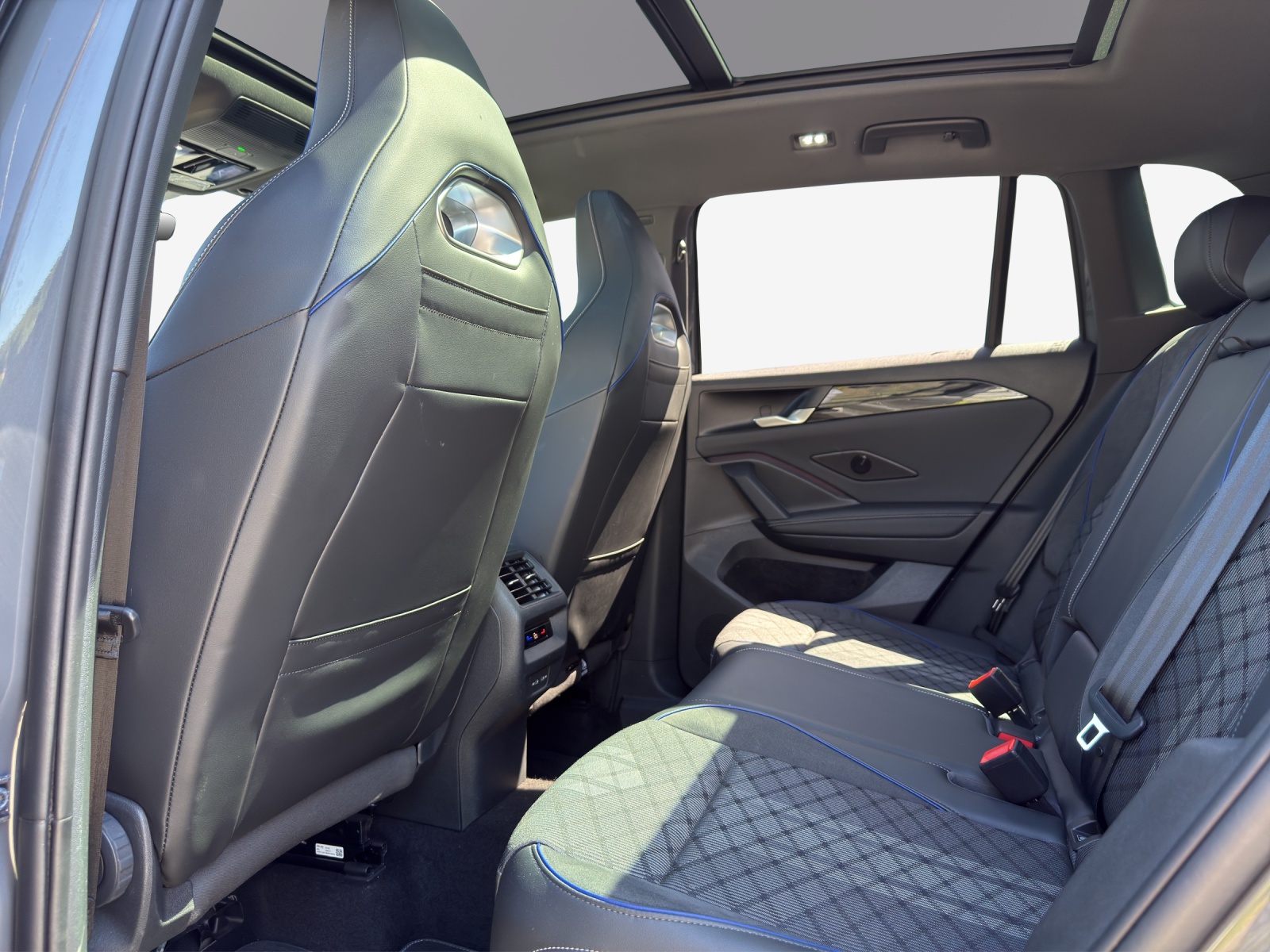 VW Tiguan 2.0 TSI DSG R-Line 4Motion-image-11