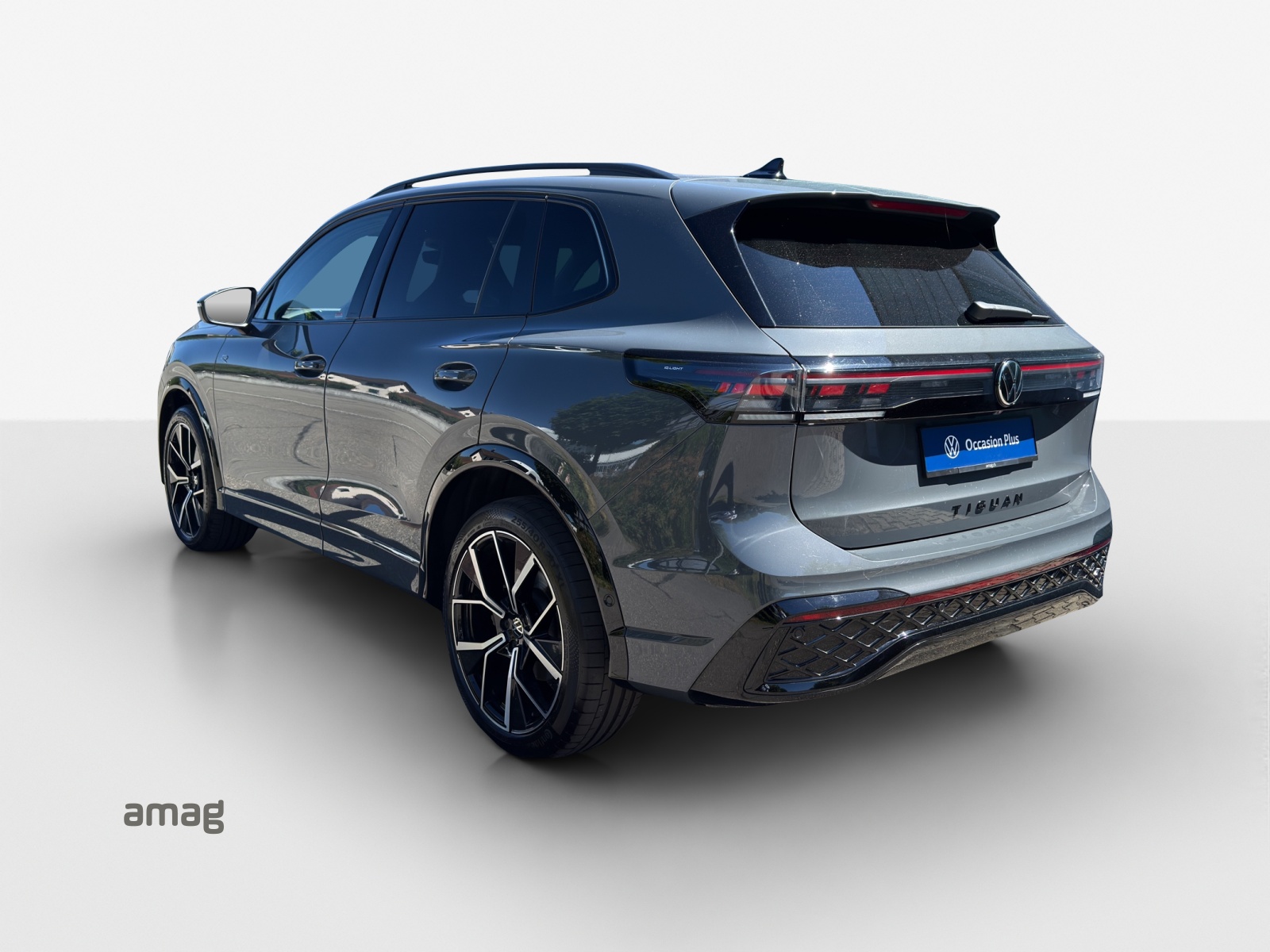 VW Tiguan 2.0 TSI DSG R-Line 4Motion-image-2