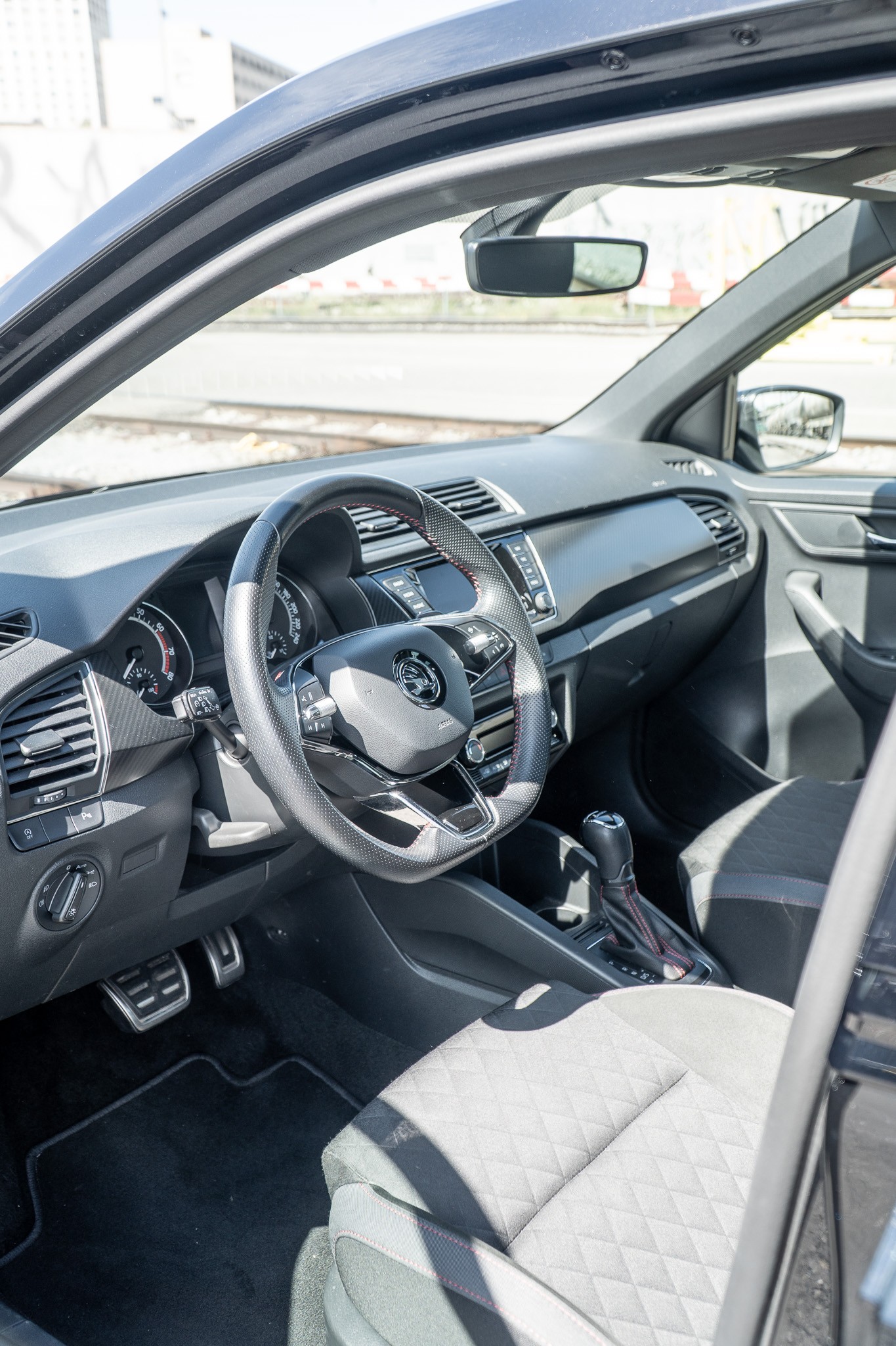 SKODA Fabia 1.0 TSI Monte Carlo DSG-image-13