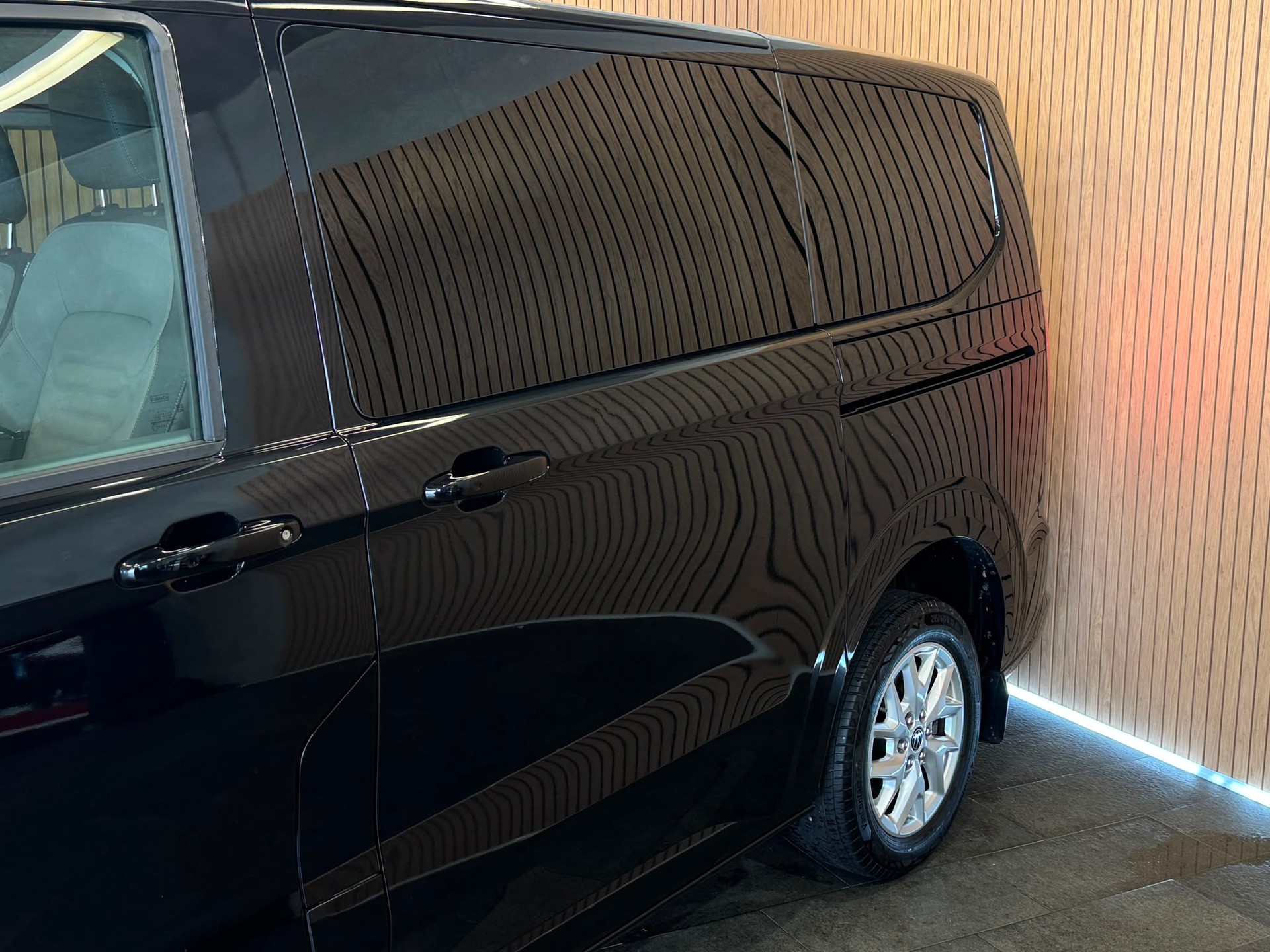 VW Caravelle 2.0 TDI Style Aut.8 4 Motion-image-3