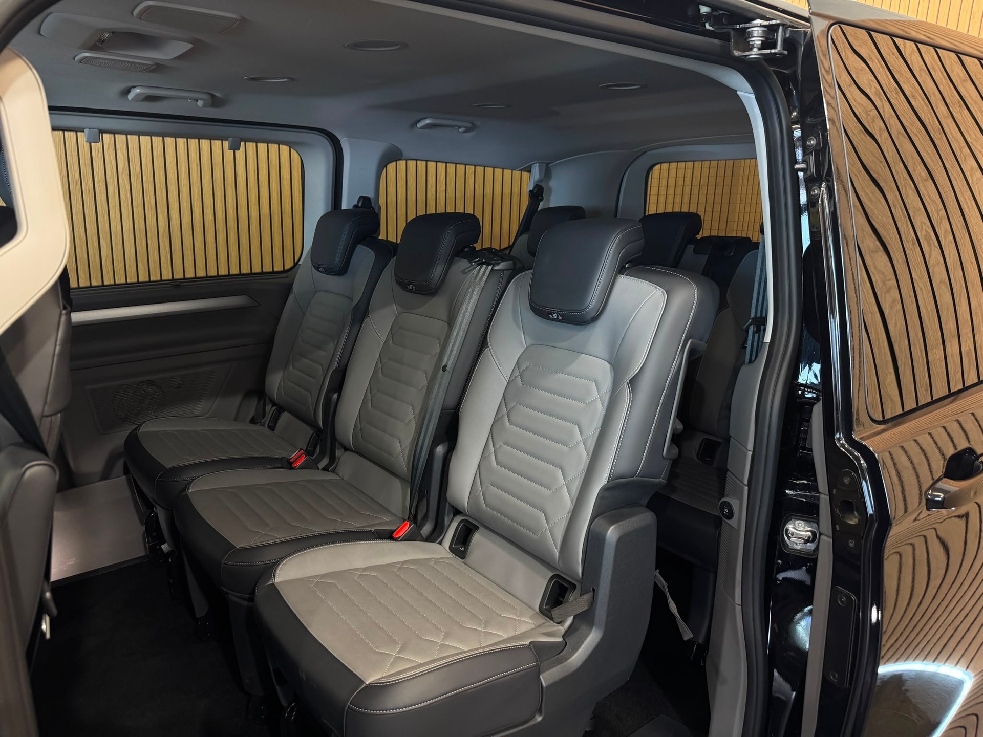 VW Caravelle 2.0 TDI Style Aut.8 4 Motion-image-22
