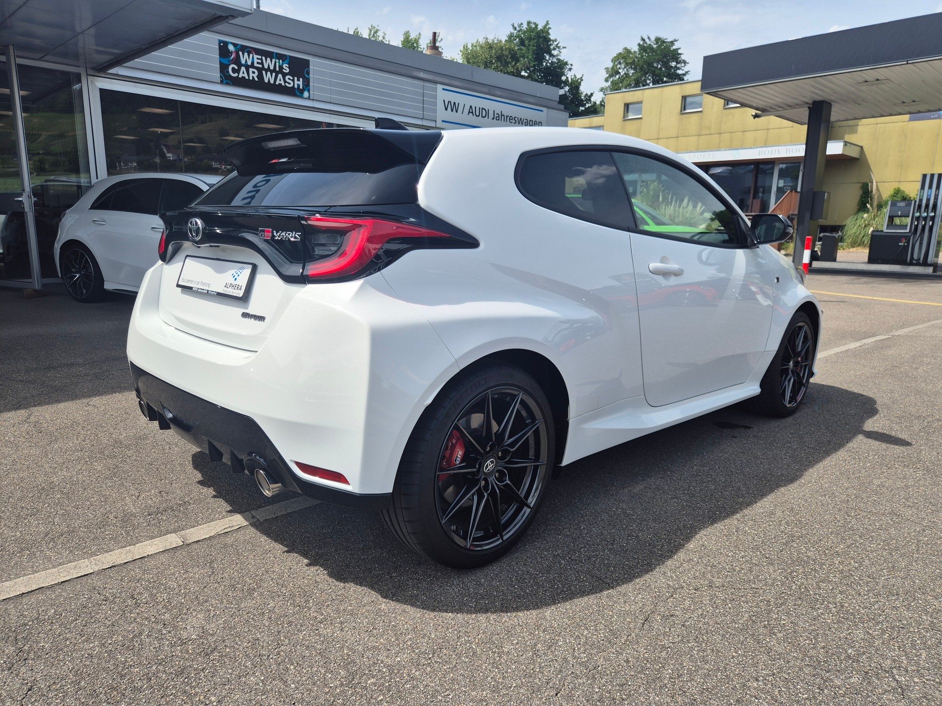 TOYOTA Yaris 1.6 GR Sport-image-4