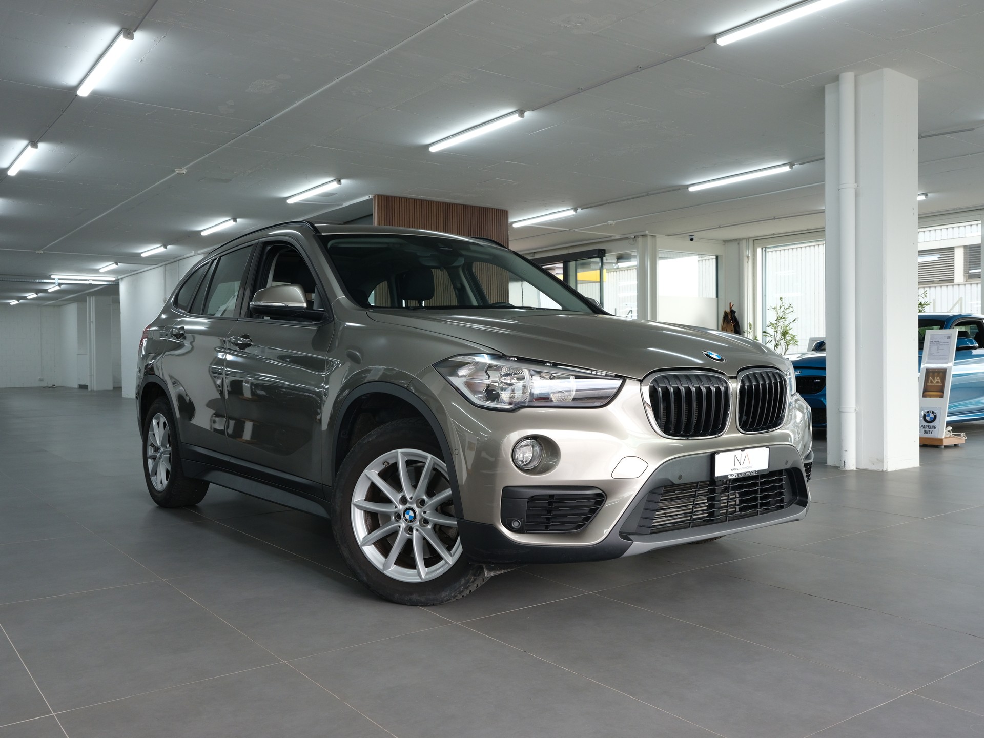 BMW X1 xDrive 20i Sport Line Steptronic *Panorama* *PDC Vorne & Hinten* *Individual*-image-0