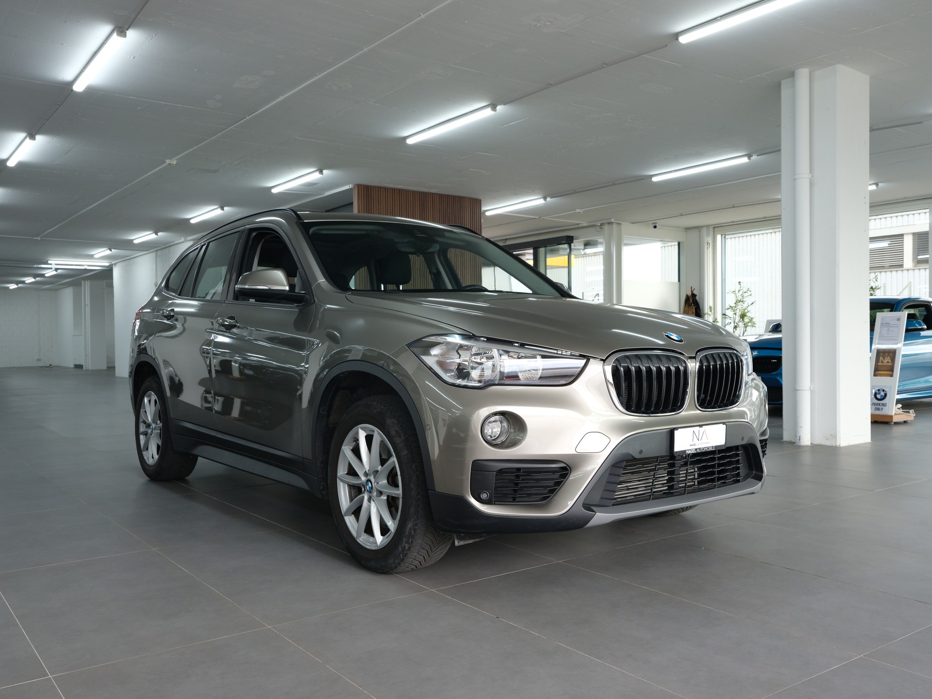 BMW X1 xDrive 20i Sport Line Steptronic *Panorama* *PDC Vorne & Hinten* *Individual*-image-1