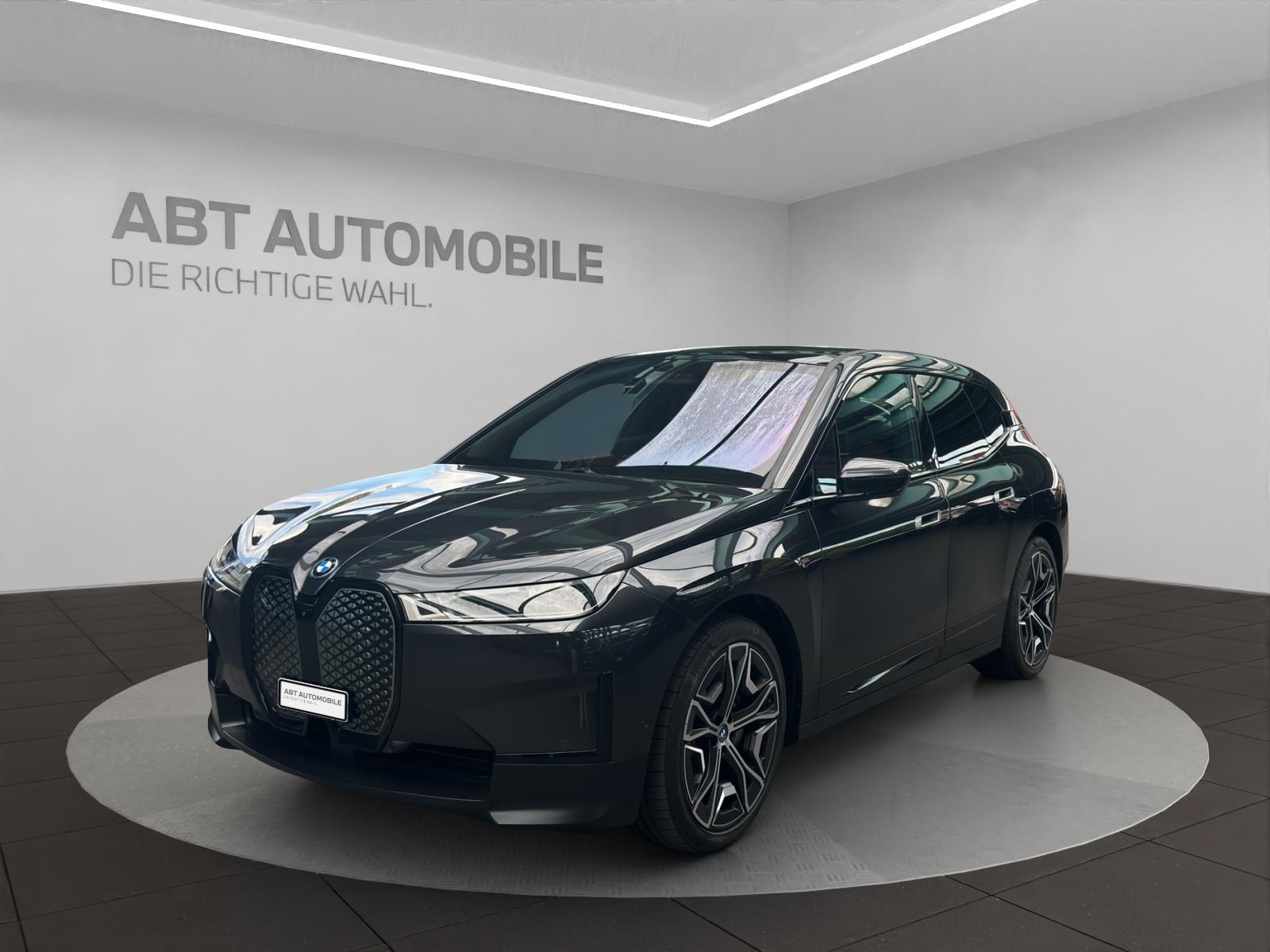 BMW iX xDrive40-image-0