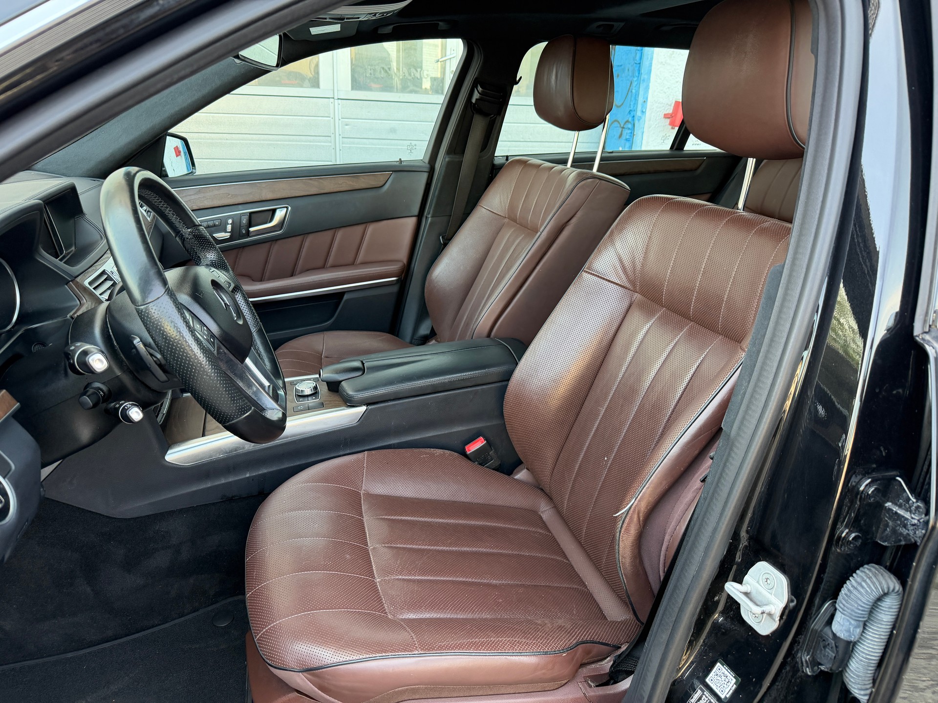 MERCEDES-BENZ E 500 Avantgarde 4Matic 7G-Tronic-image-6