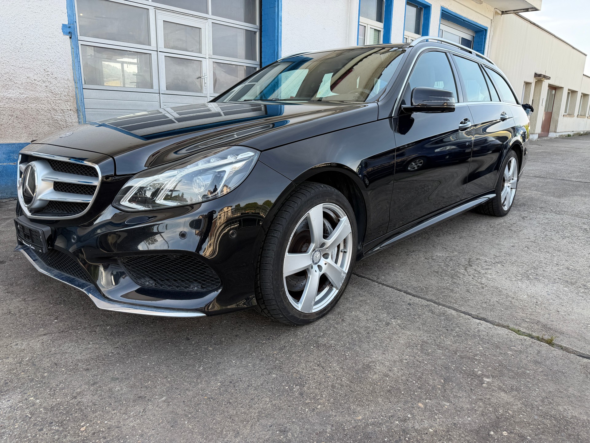 MERCEDES-BENZ E 500 Avantgarde 4Matic 7G-Tronic-image-0