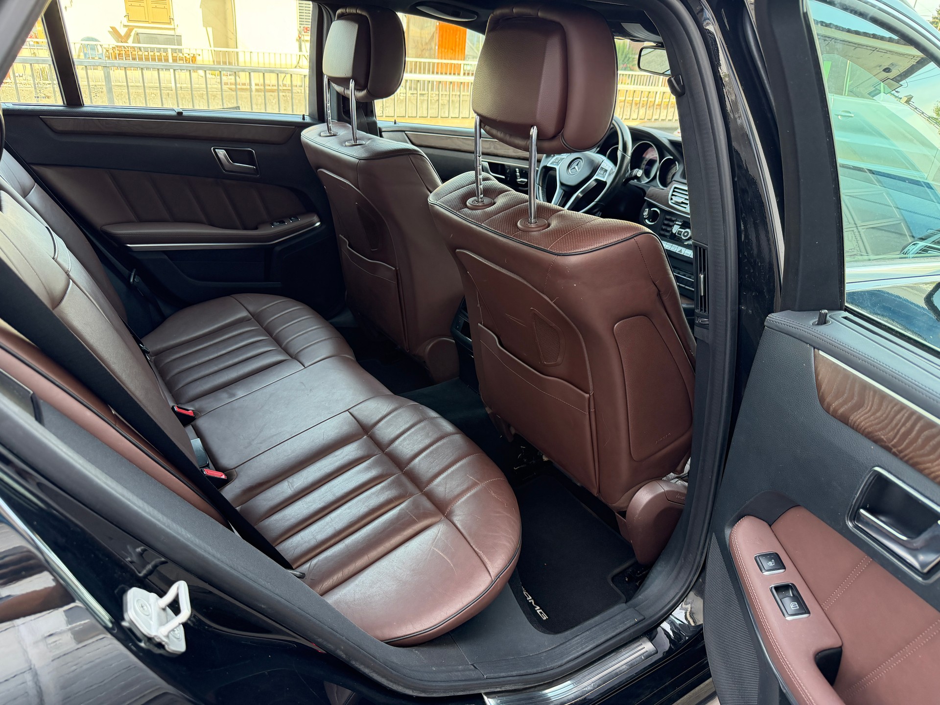 MERCEDES-BENZ E 500 Avantgarde 4Matic 7G-Tronic-image-13