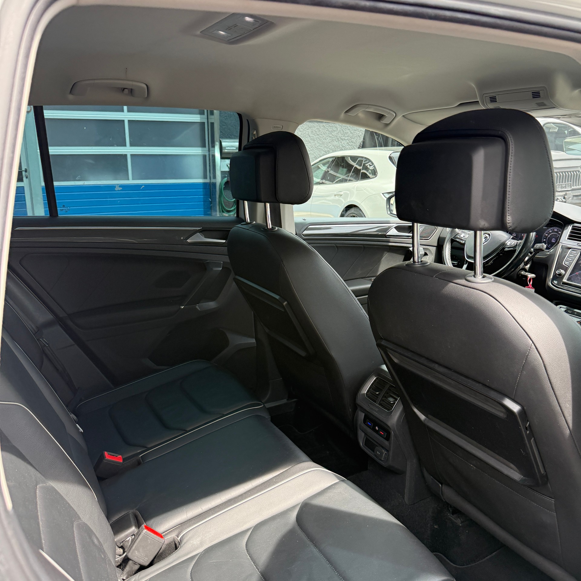 VW Tiguan 2.0 TDI SCR Highline 4Motion DSG-image-12