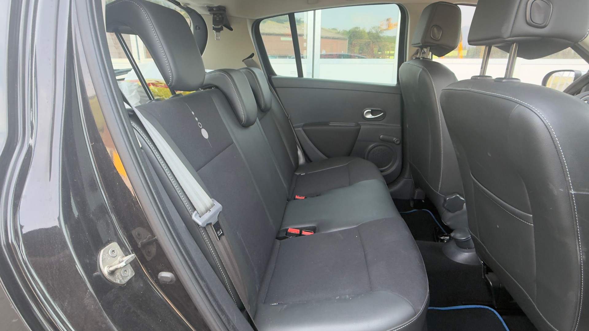 RENAULT Clio 1.2 16V Turbo S-image-9