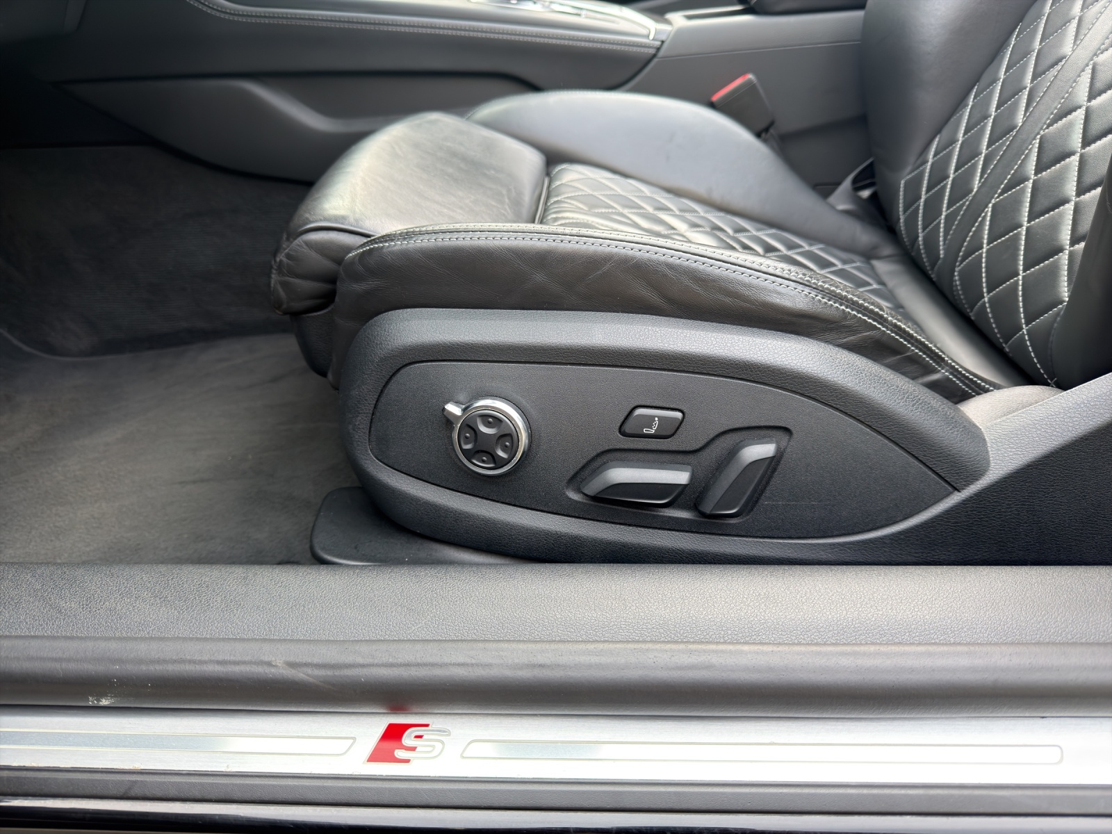 AUDI S5 Cabriolet 3.0 TFSI quattro tiptronic-image-13