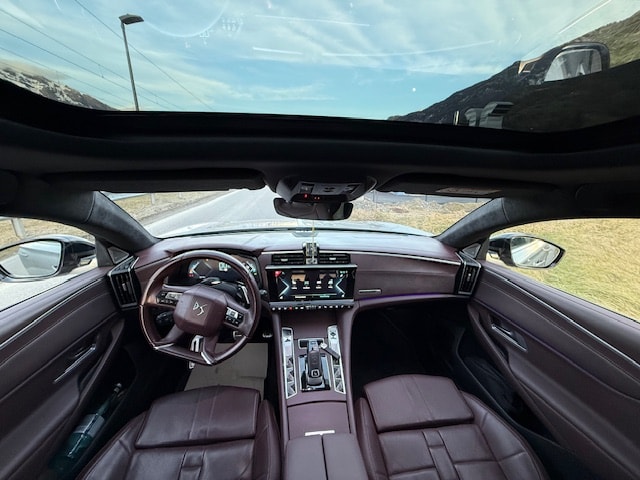 DS AUTOMOBILES DS 9 1.6 E-TENSE 225 Rivoli + e-EAT8-image-8