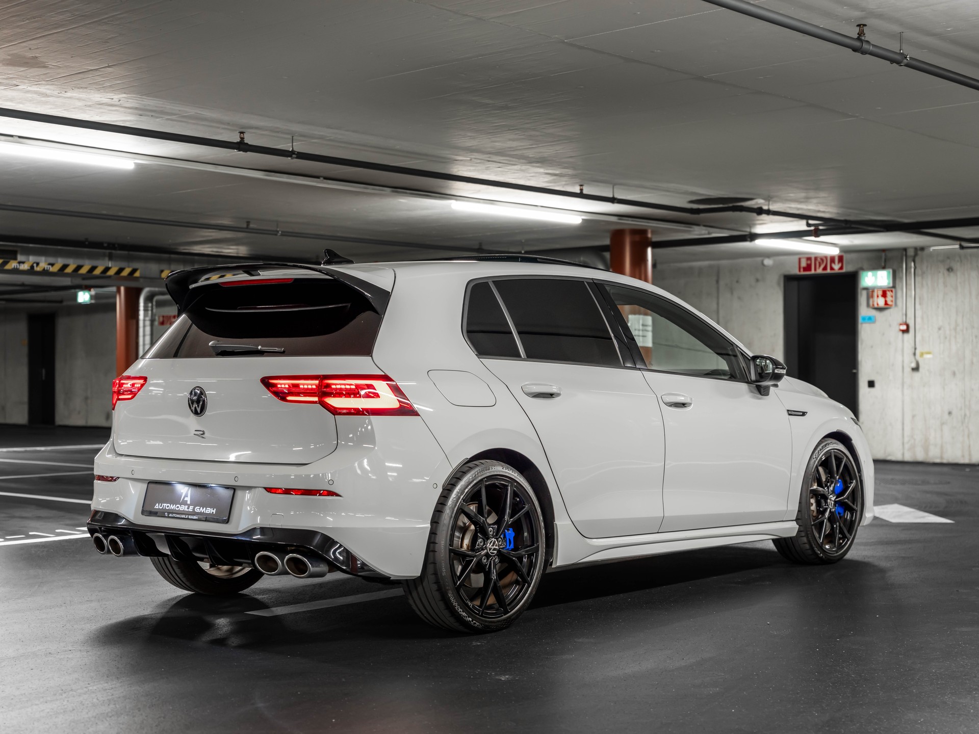 VW Golf 2.0 TSI R DSG 4Motion-image-10