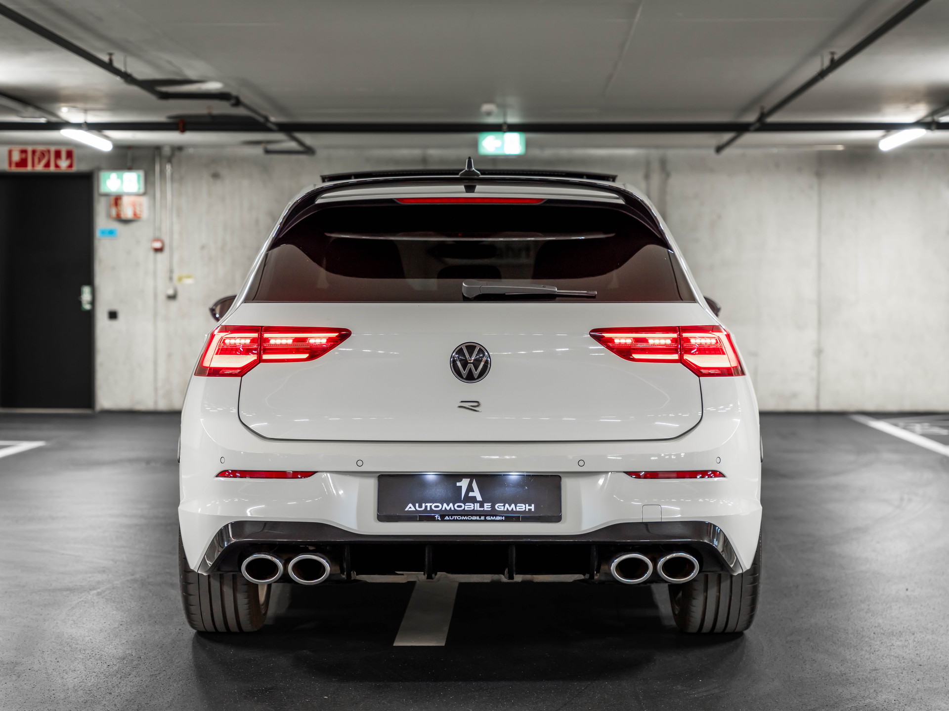 VW Golf 2.0 TSI R DSG 4Motion-image-7