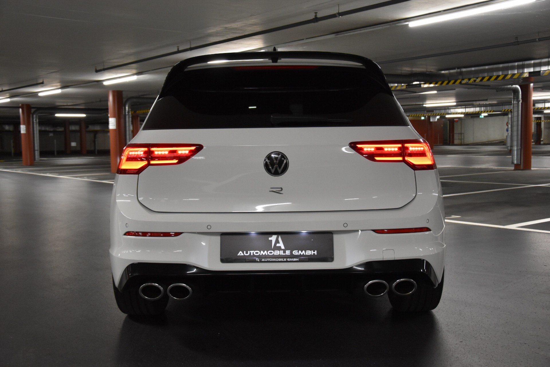 VW Golf 2.0 TSI R DSG 4Motion-image-9