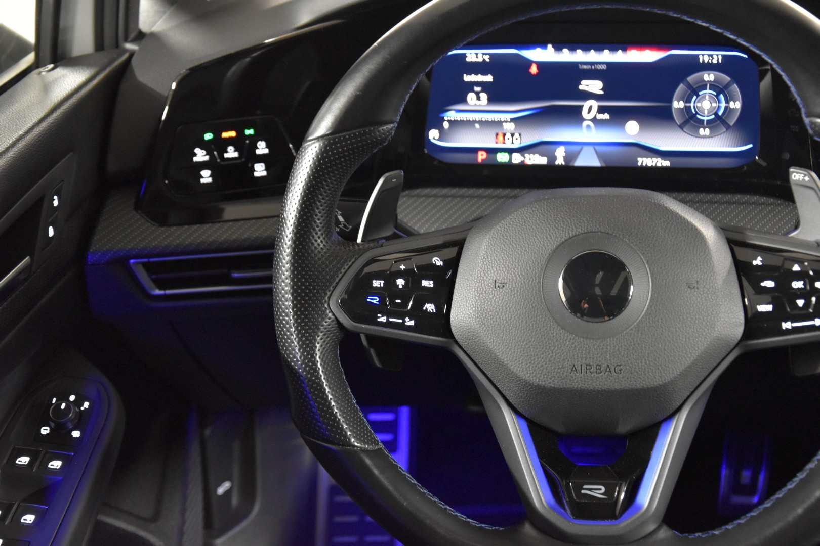 VW Golf 2.0 TSI R DSG 4Motion-image-16