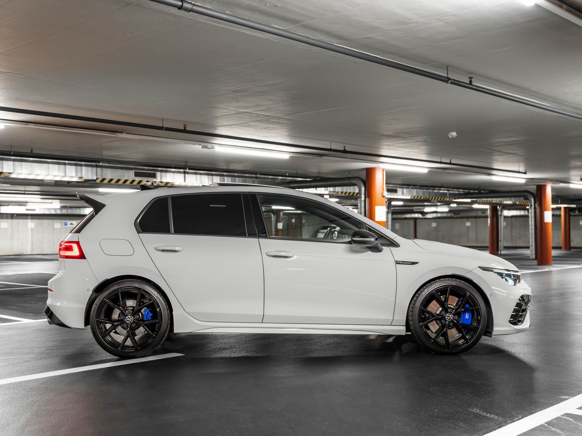 VW Golf 2.0 TSI R DSG 4Motion-image-11