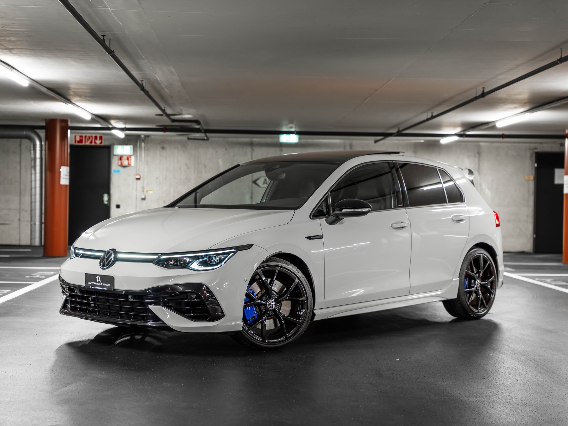 VW Golf 2.0 TSI R DSG 4Motion-image-0