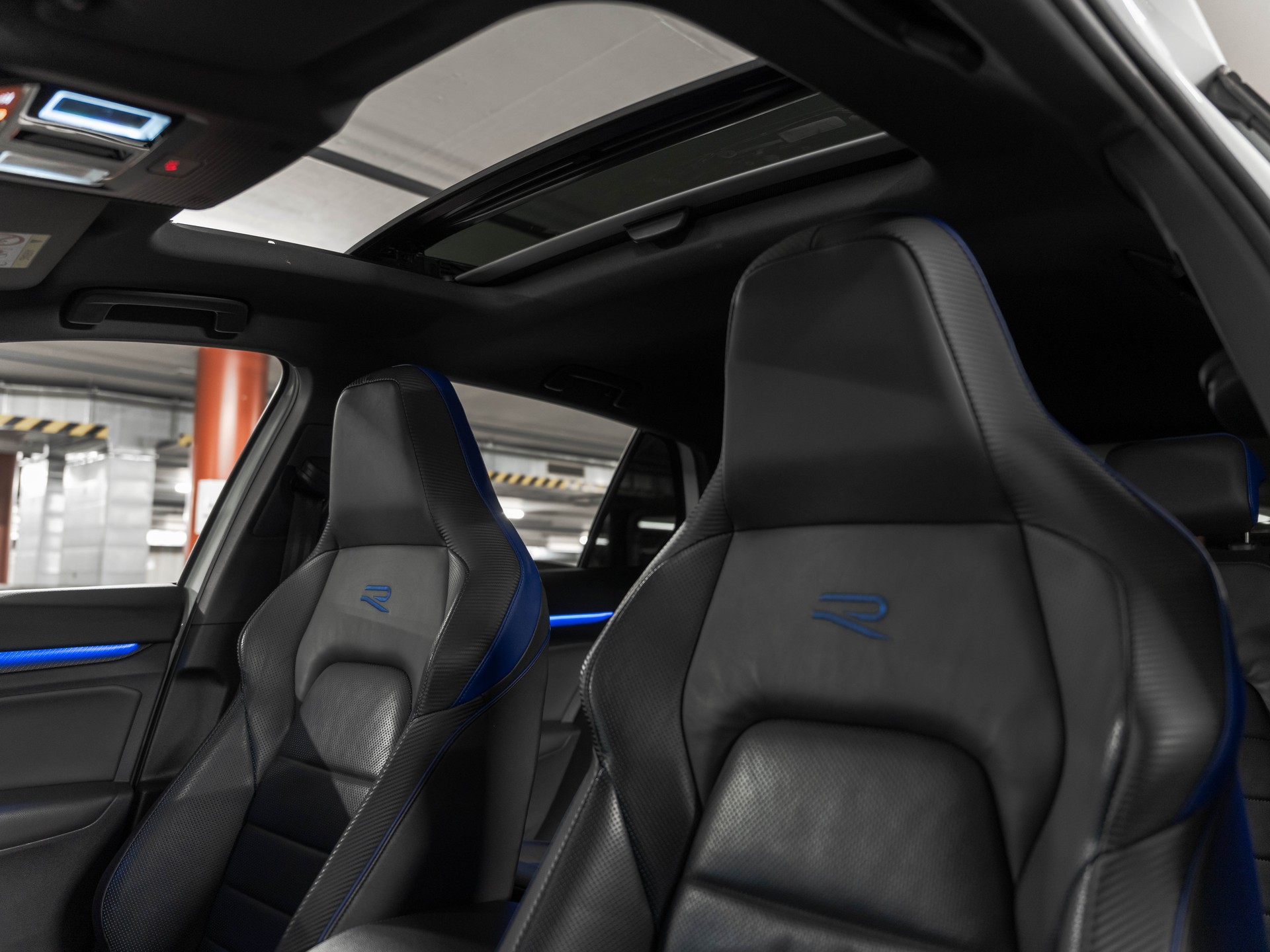 VW Golf 2.0 TSI R DSG 4Motion-image-28
