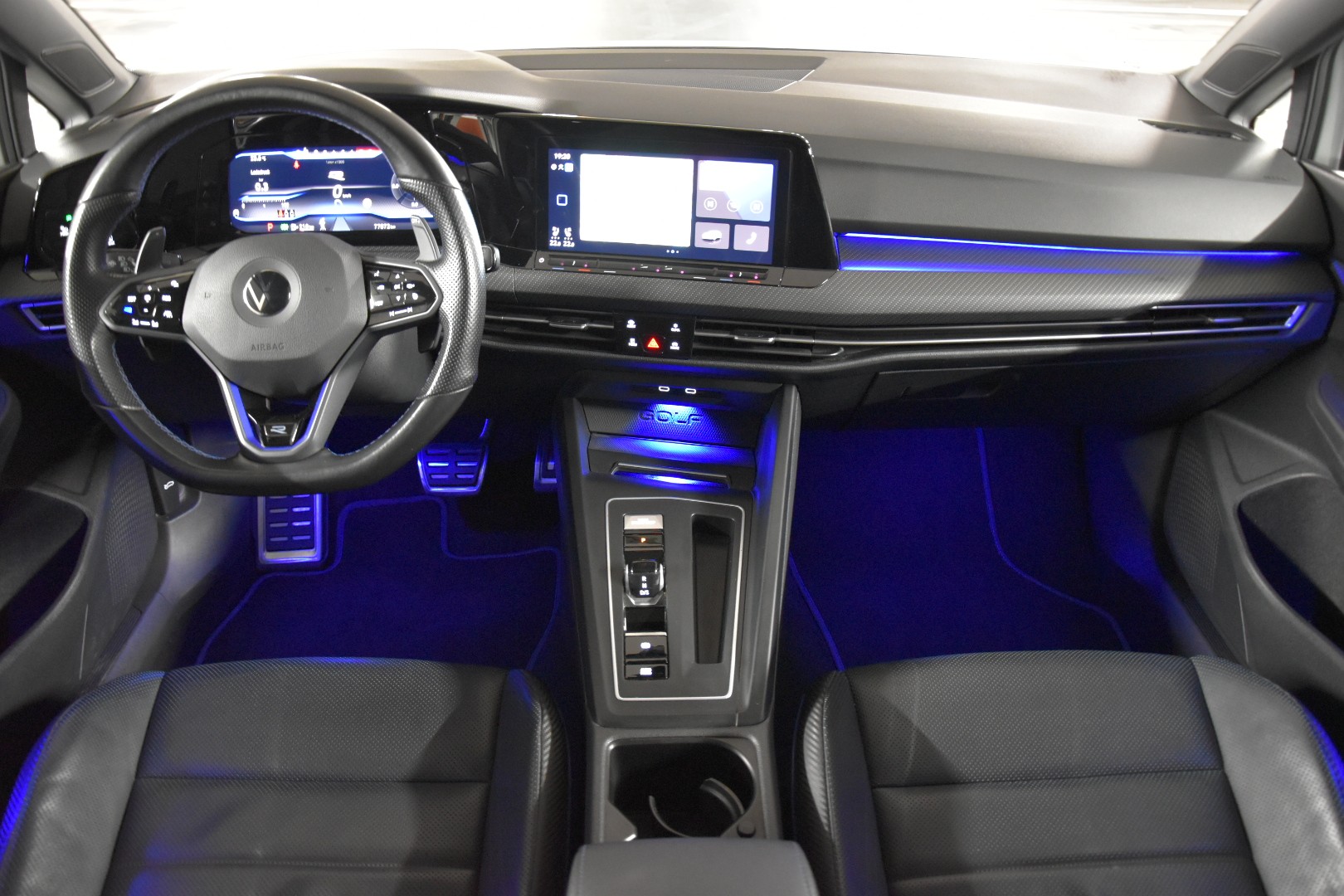 VW Golf 2.0 TSI R DSG 4Motion-image-13