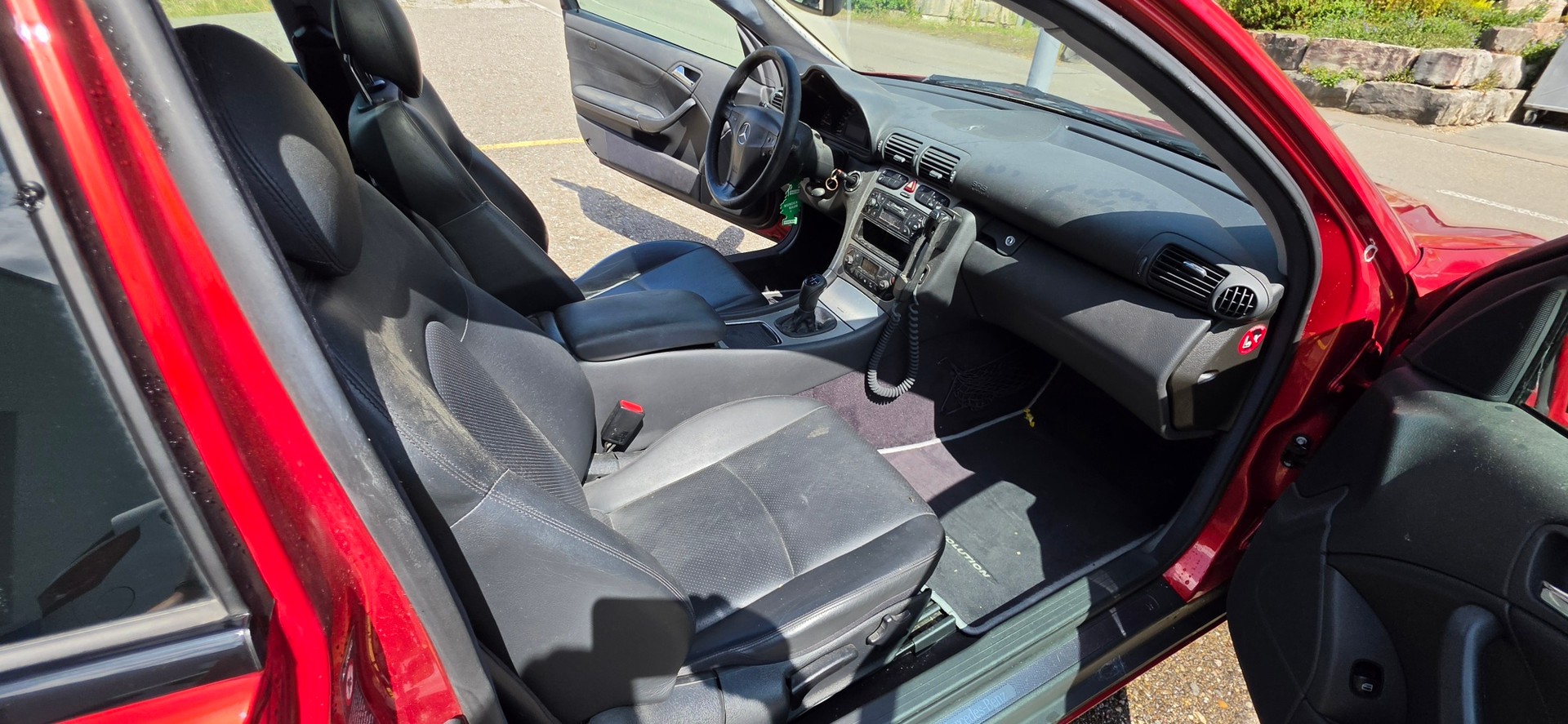 MERCEDES-BENZ C 200 Kompressor-image-23