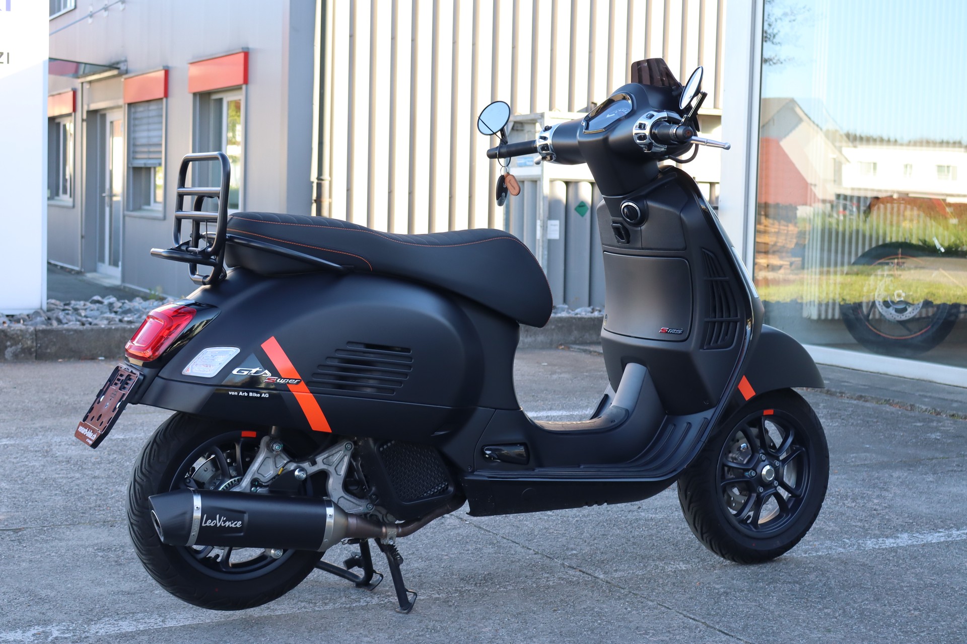 PIAGGIO Vespa GTS 125 Super ABS-showroom-element-2