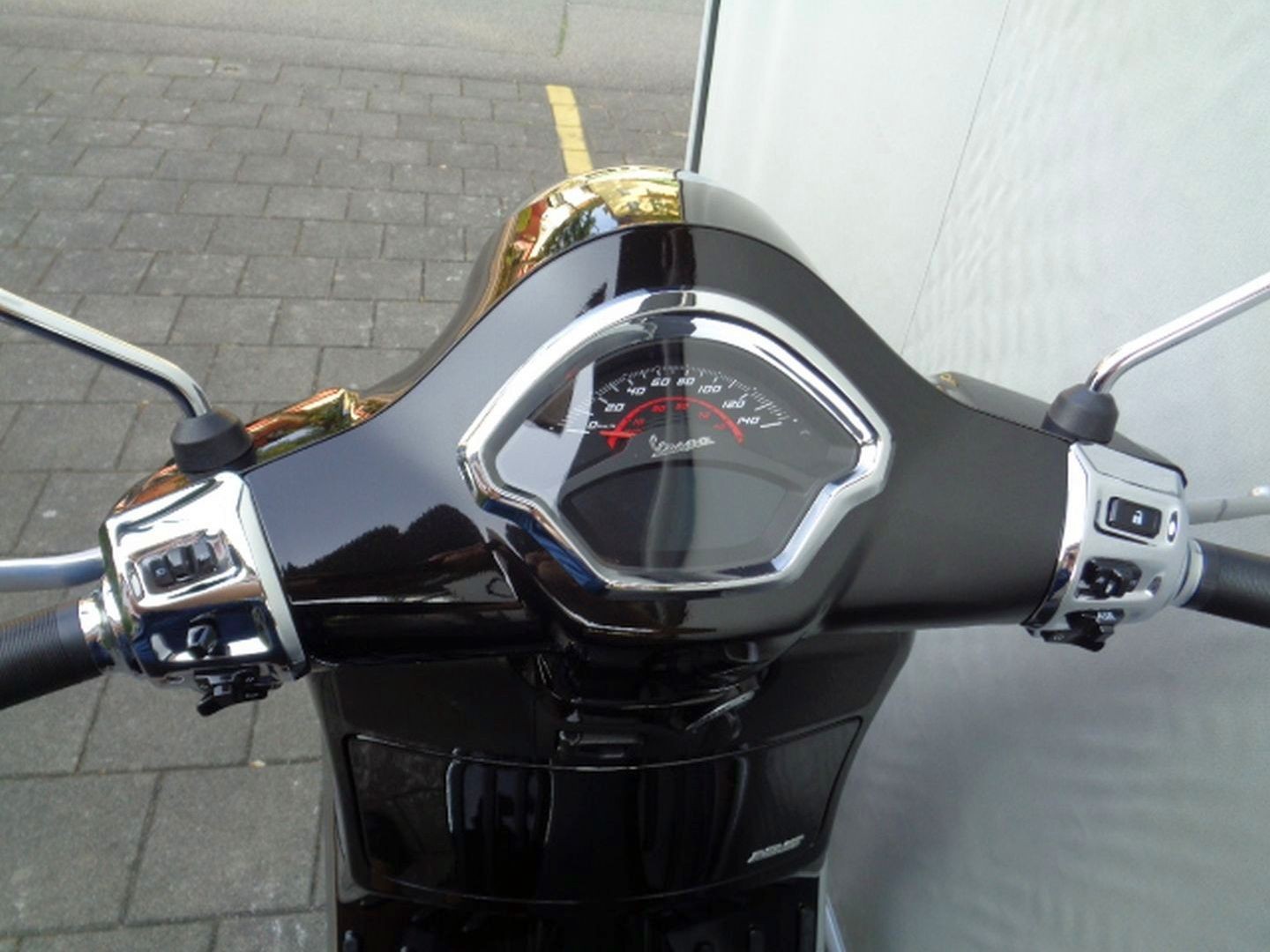 PIAGGIO VESPA GTS 125 SUPER RST-image-7