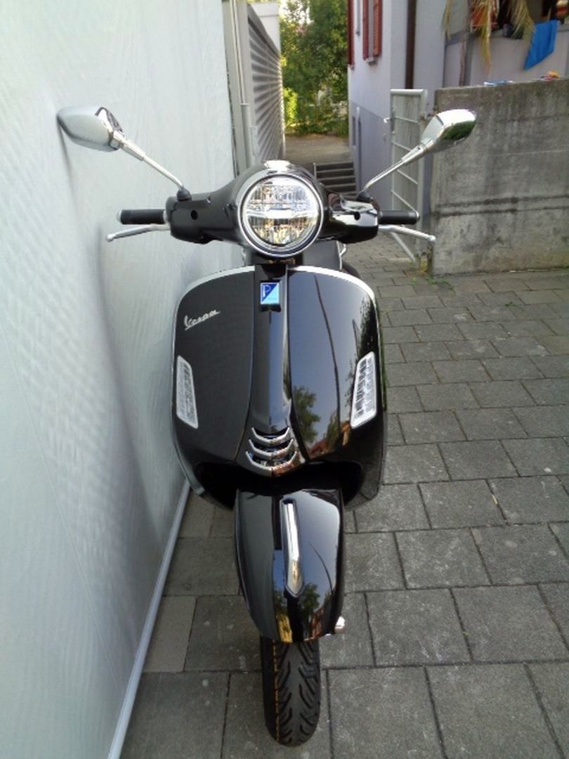 PIAGGIO VESPA GTS 125 SUPER RST-showroom-element-2